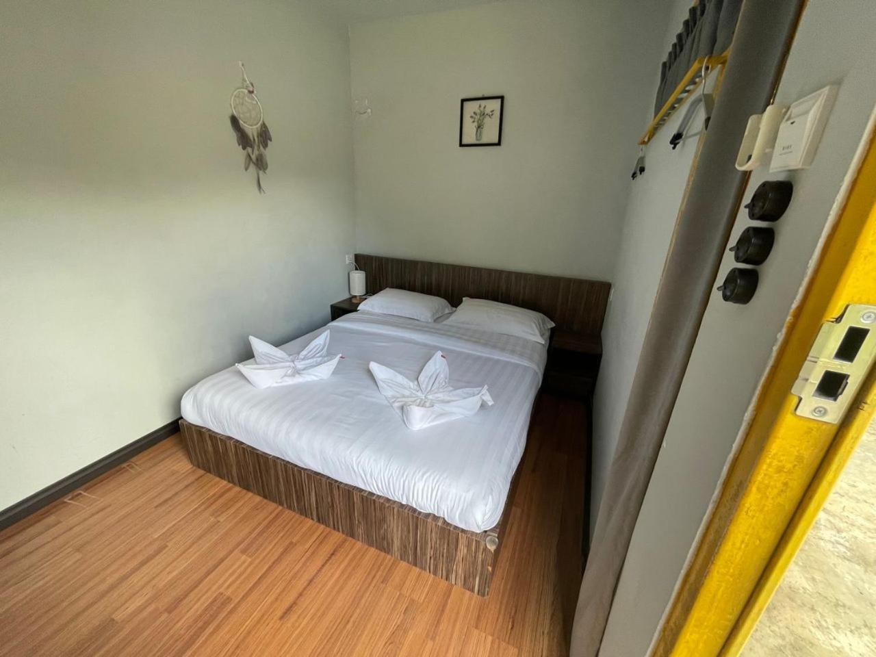 Standard Double Room - Photo 4