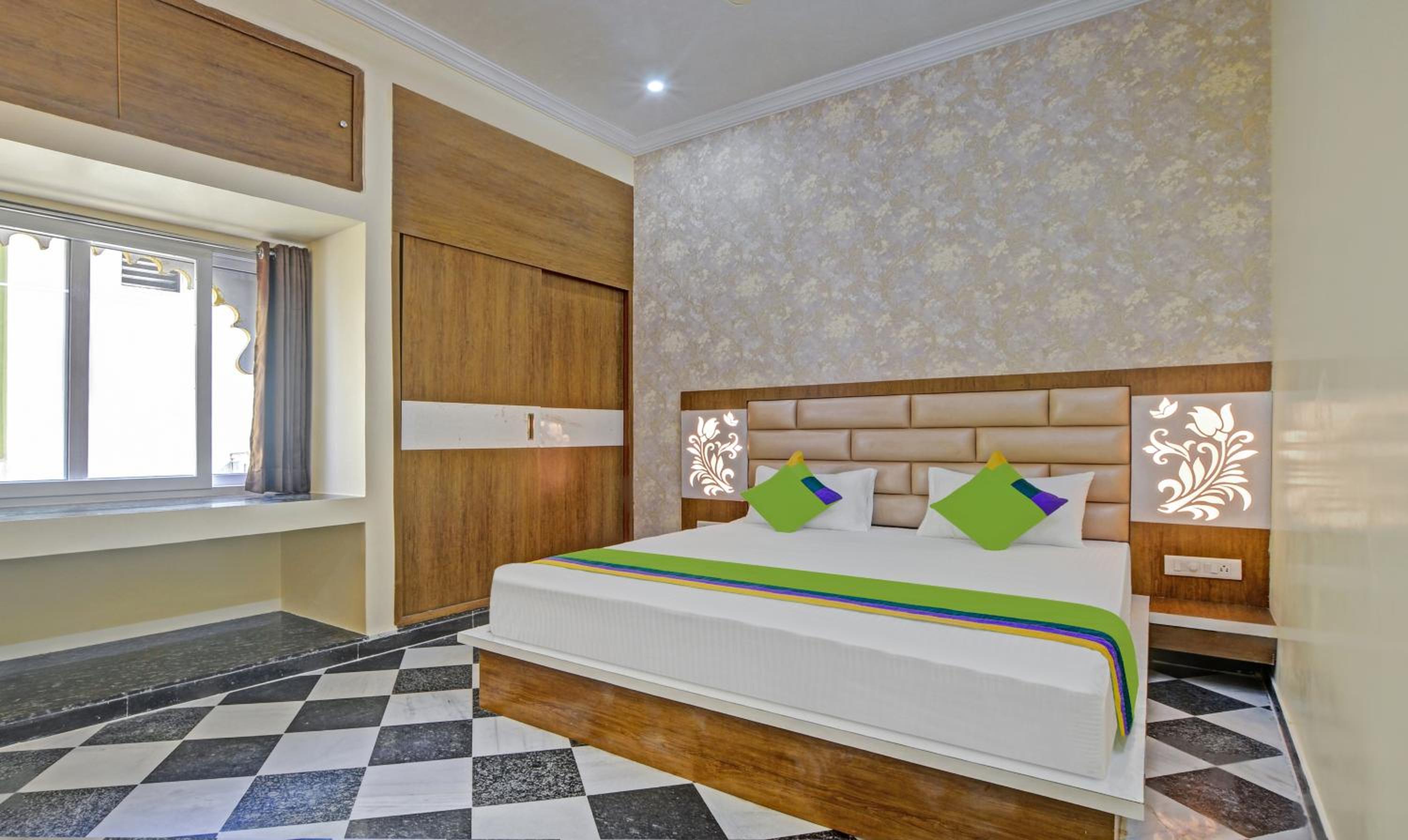 Deluxe Double Room photo 2
