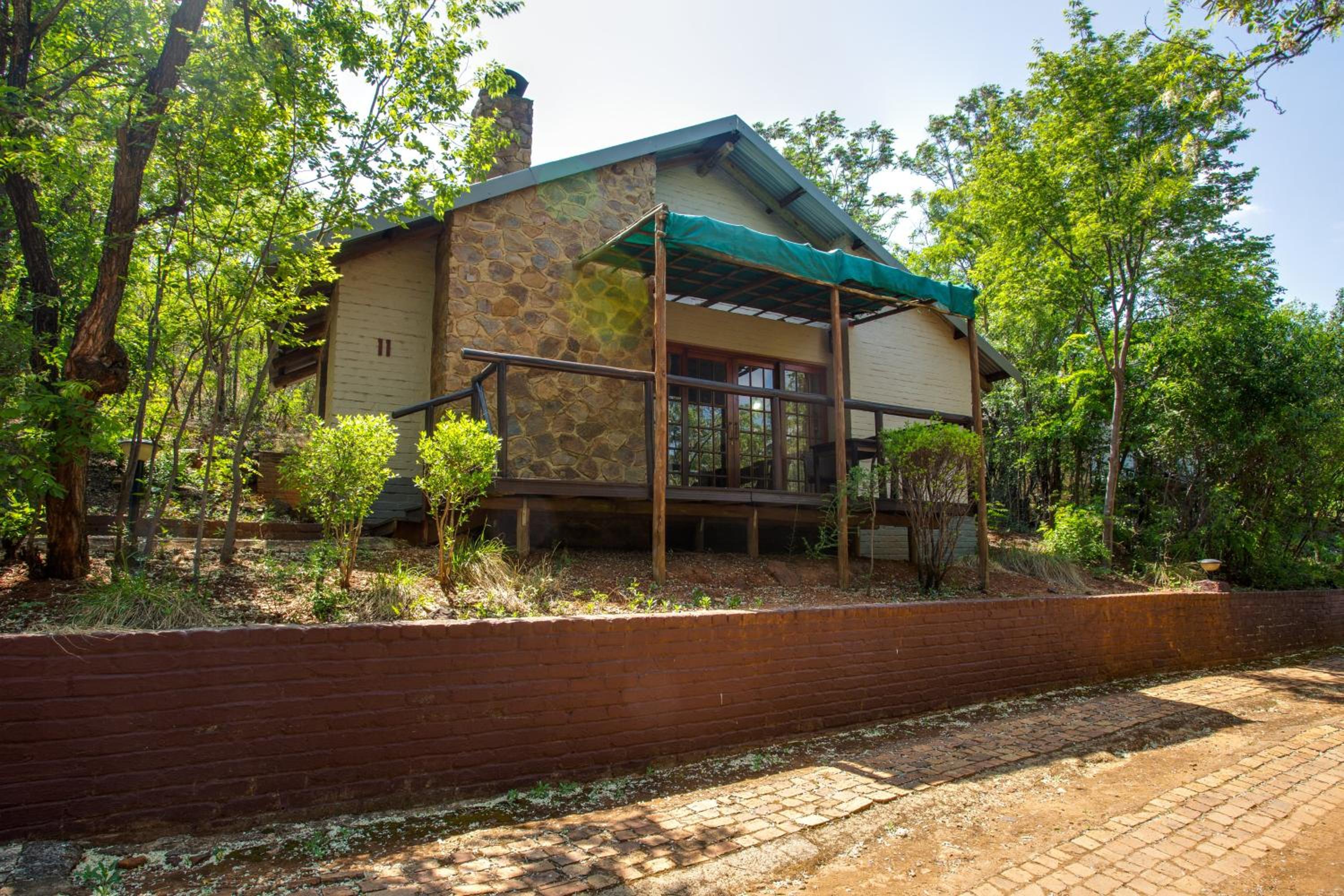 Deluxe Cabin - Photo 6
