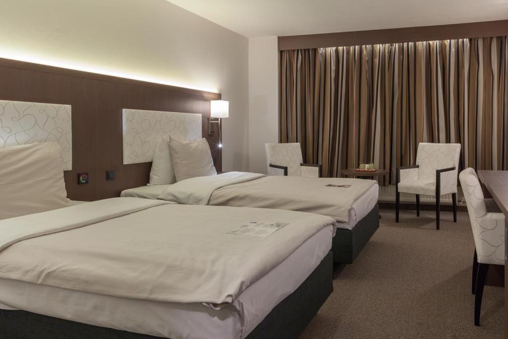 Standard Twin Room photo 3