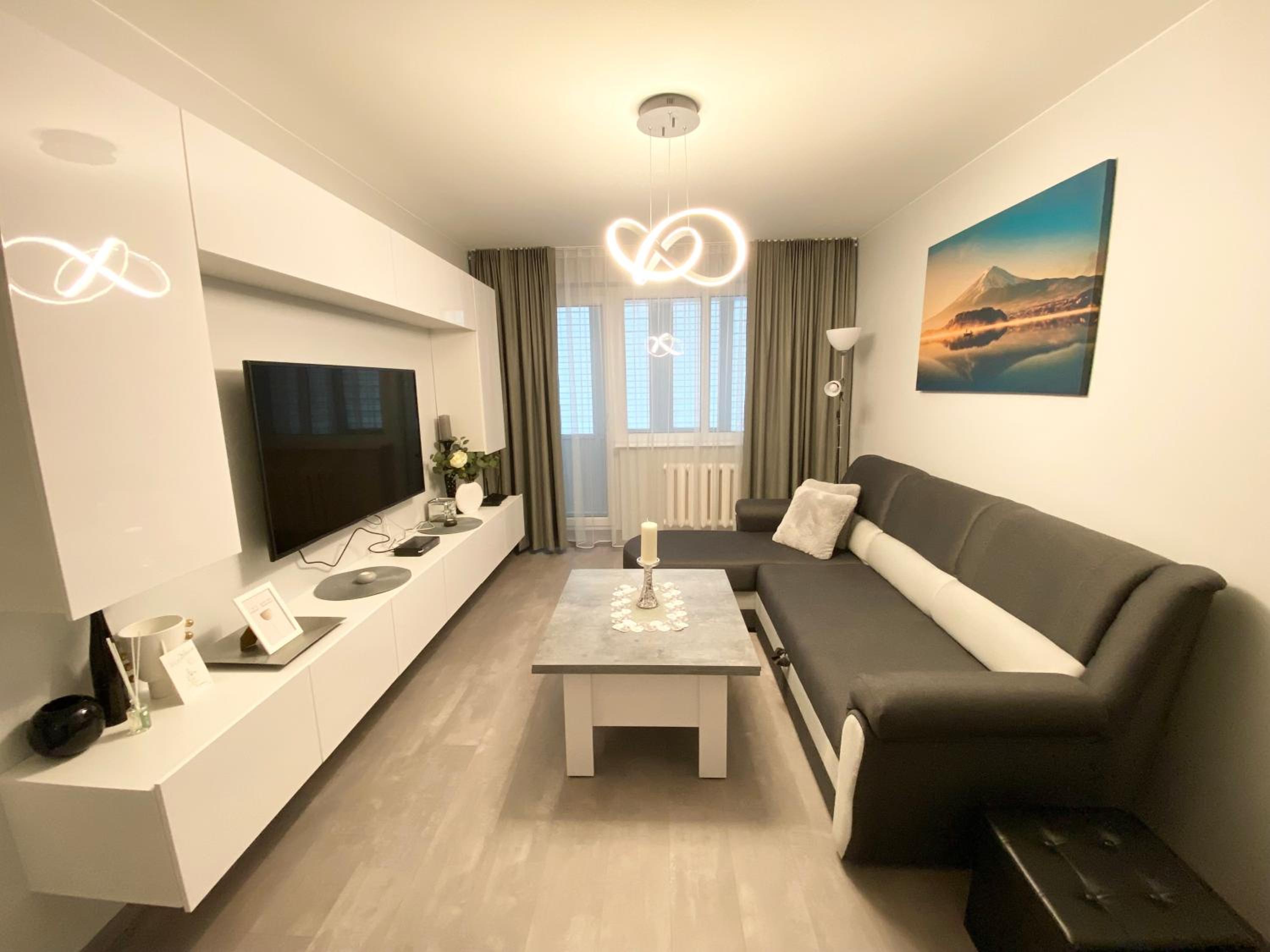 One-Bedroom Apartment photo 1