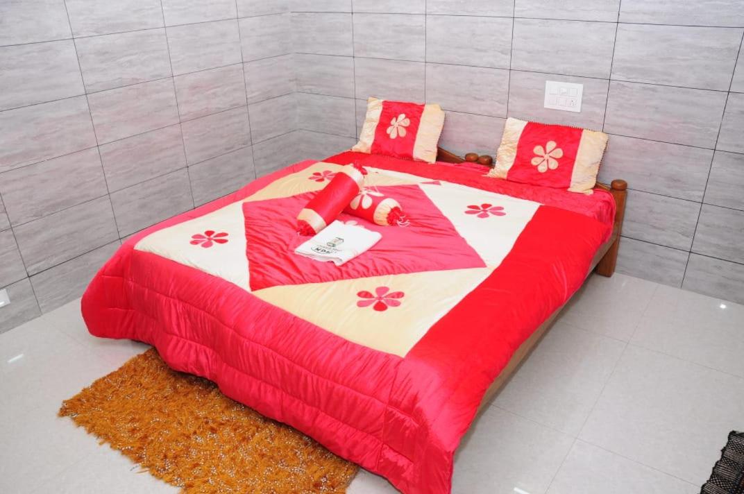 Deluxe Double Room with Balcony - Photo 2