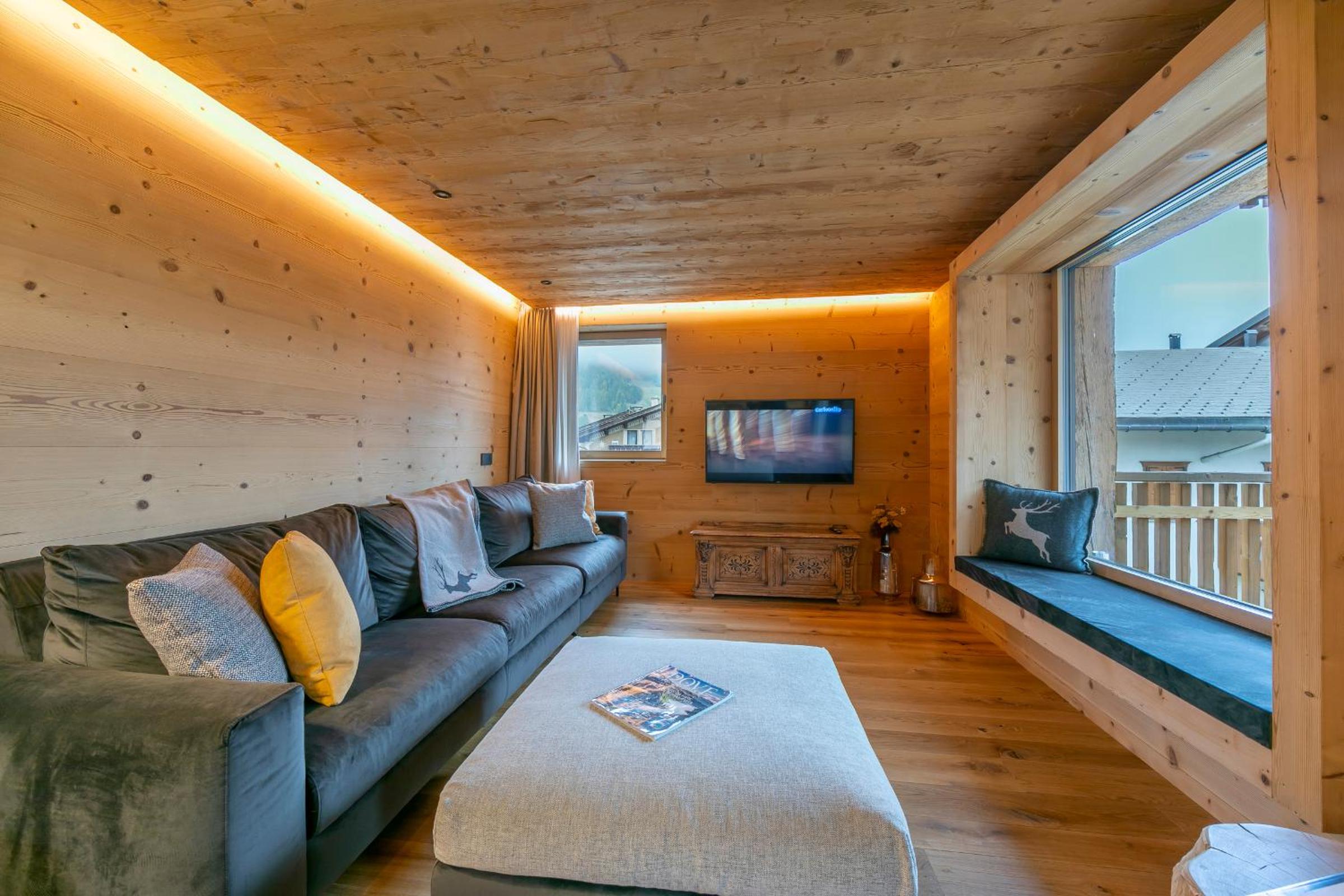 Apartment with Mountain View photo 1