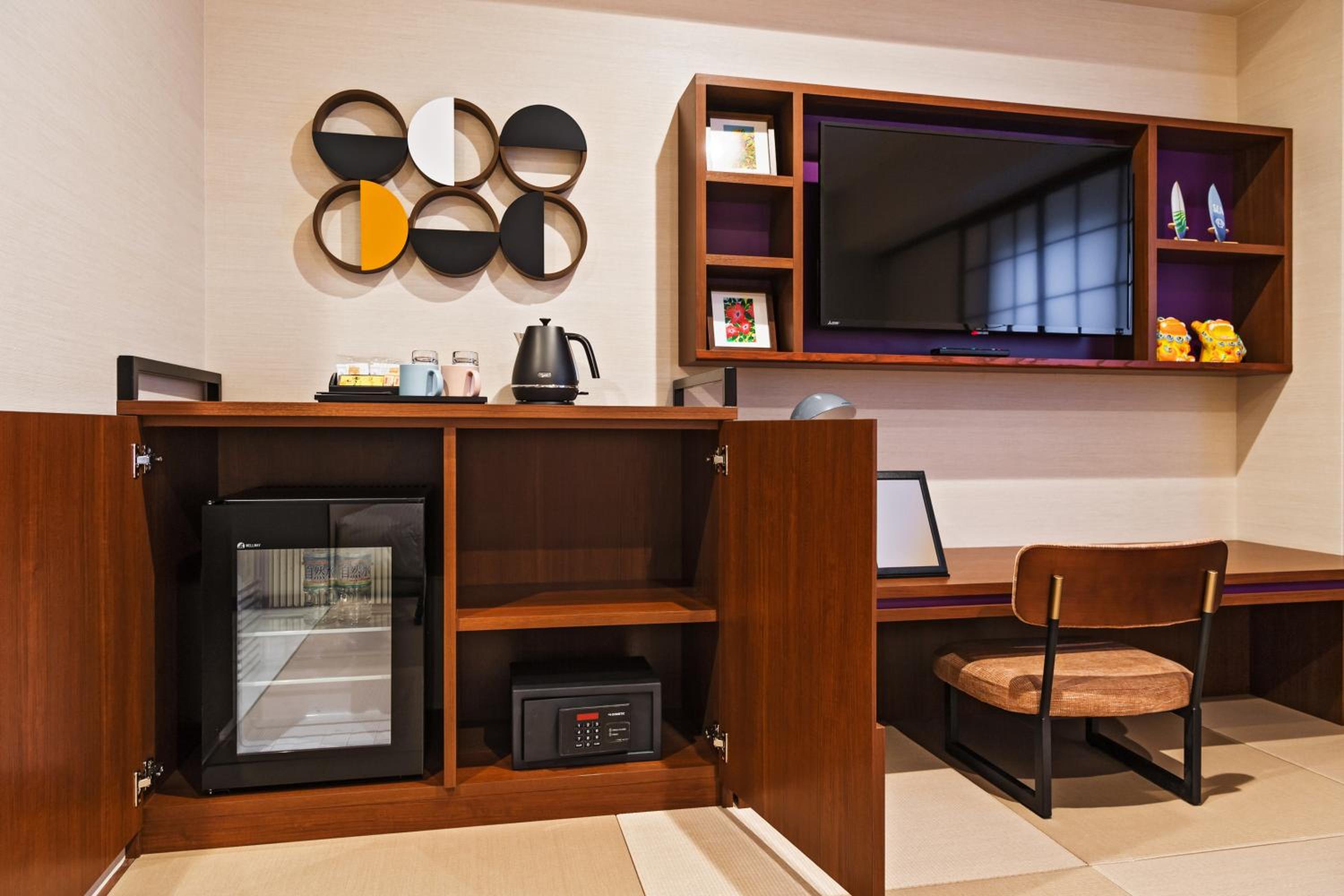 Twin Room - Disability Access - Photo 7