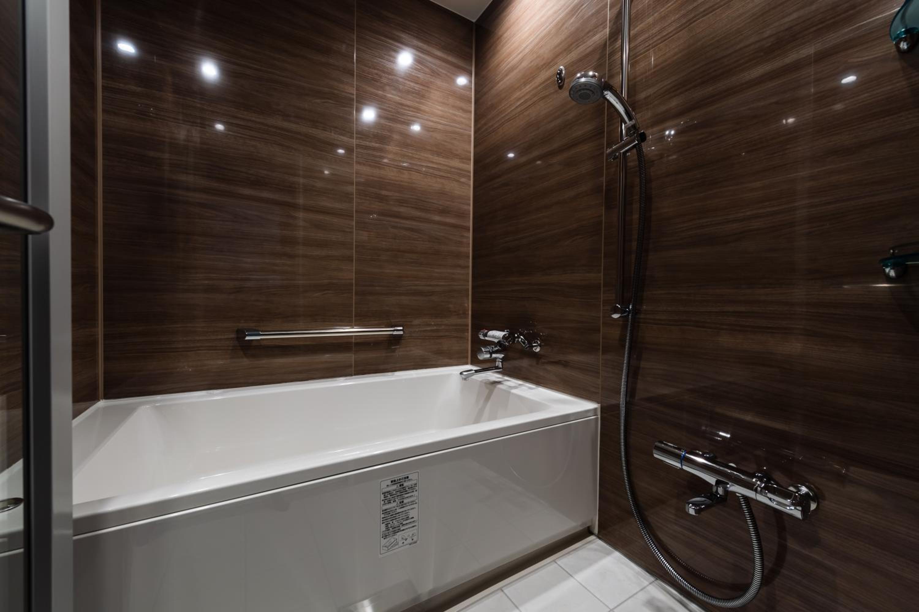 Twin Room - Disability Access - Photo 3