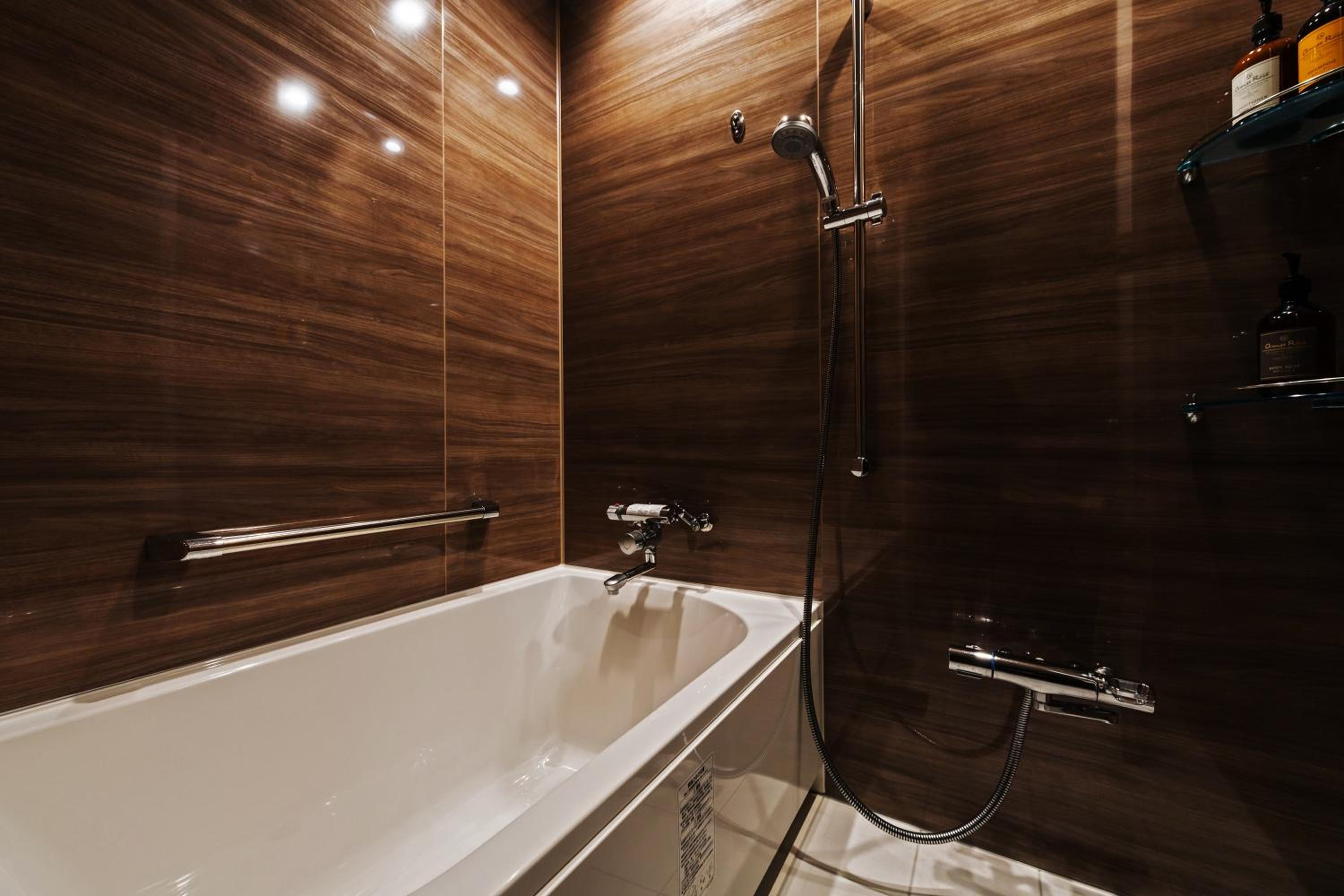King Room - Disability Access - Photo 10