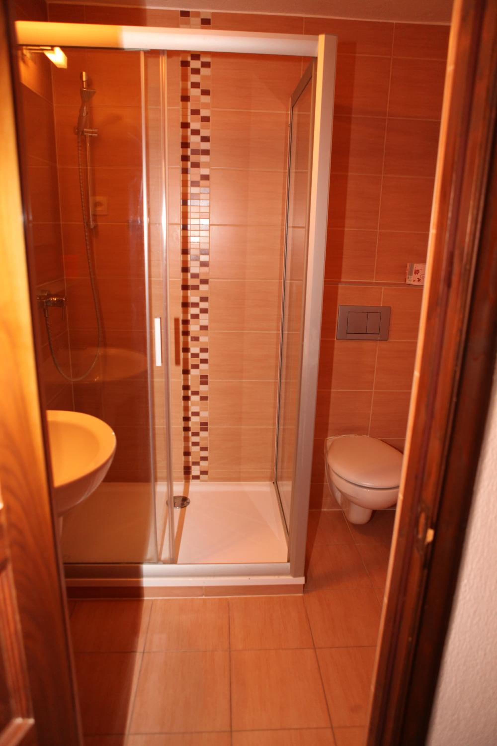 Double or Twin Room - Photo 5
