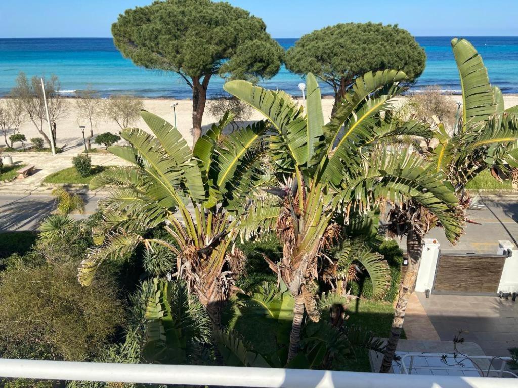 Double Room with Sea View - Photo 3