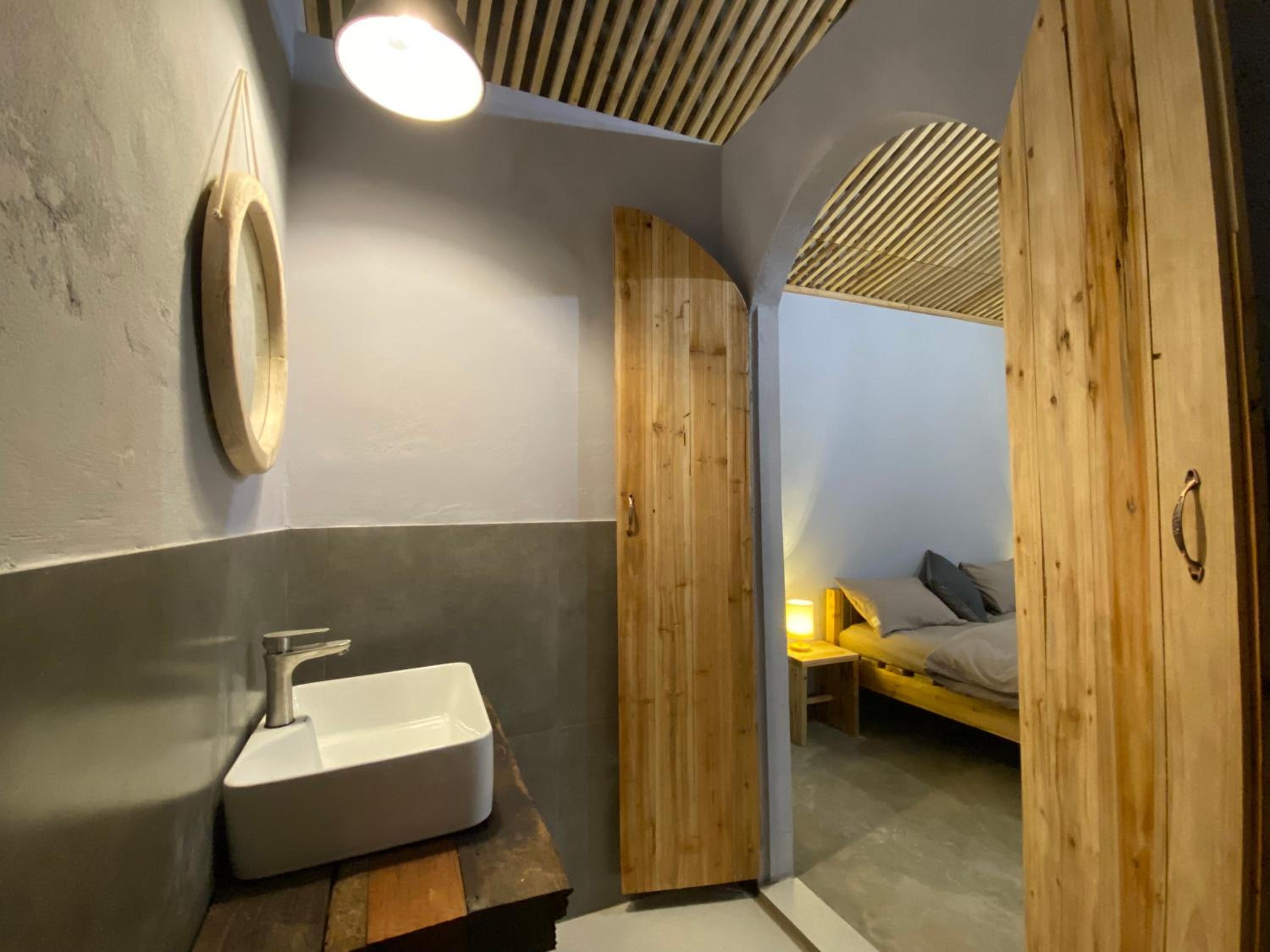 Double Room - Photo 8