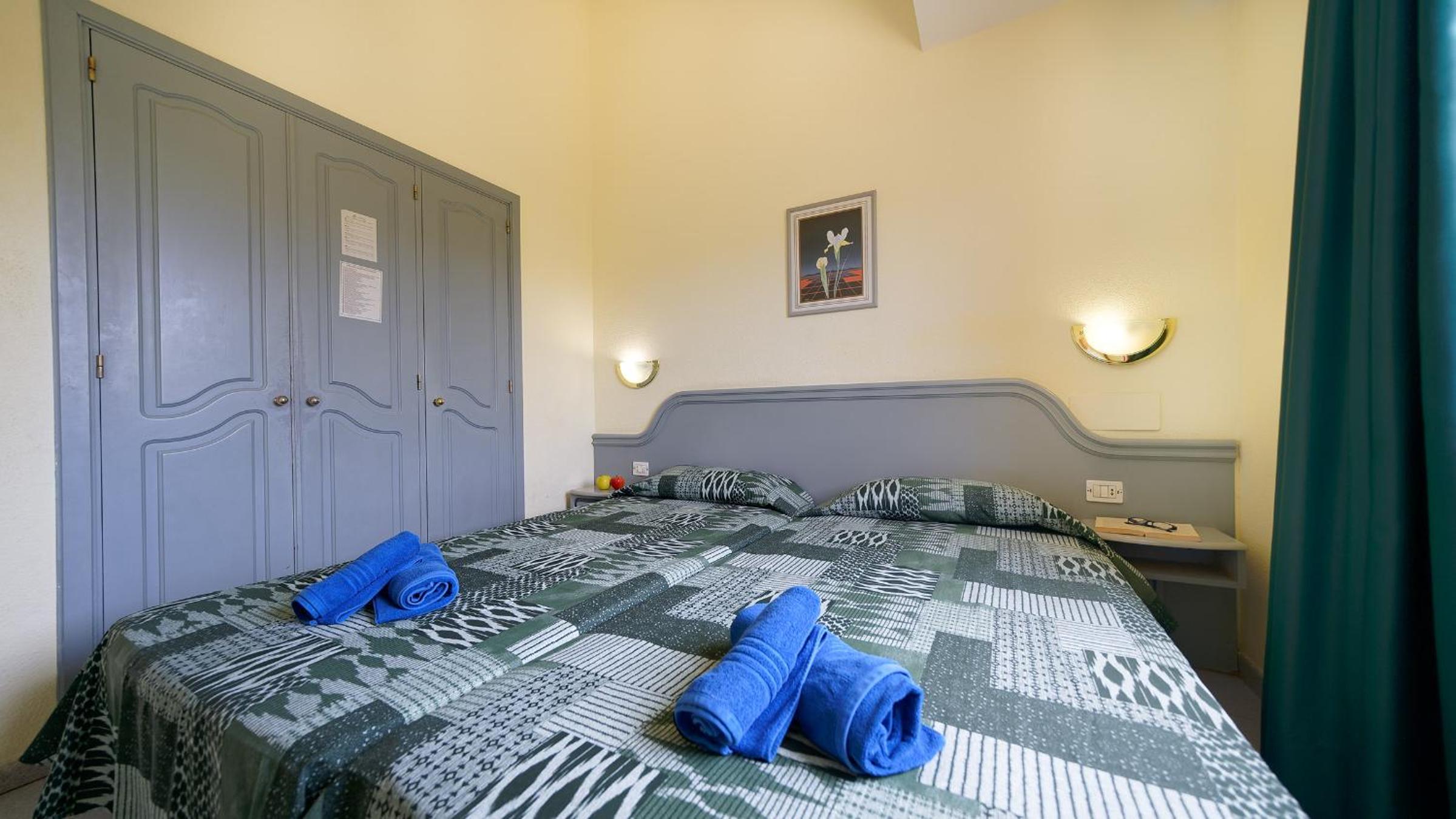Superior Bungalow (2 Adults + 1 Child)