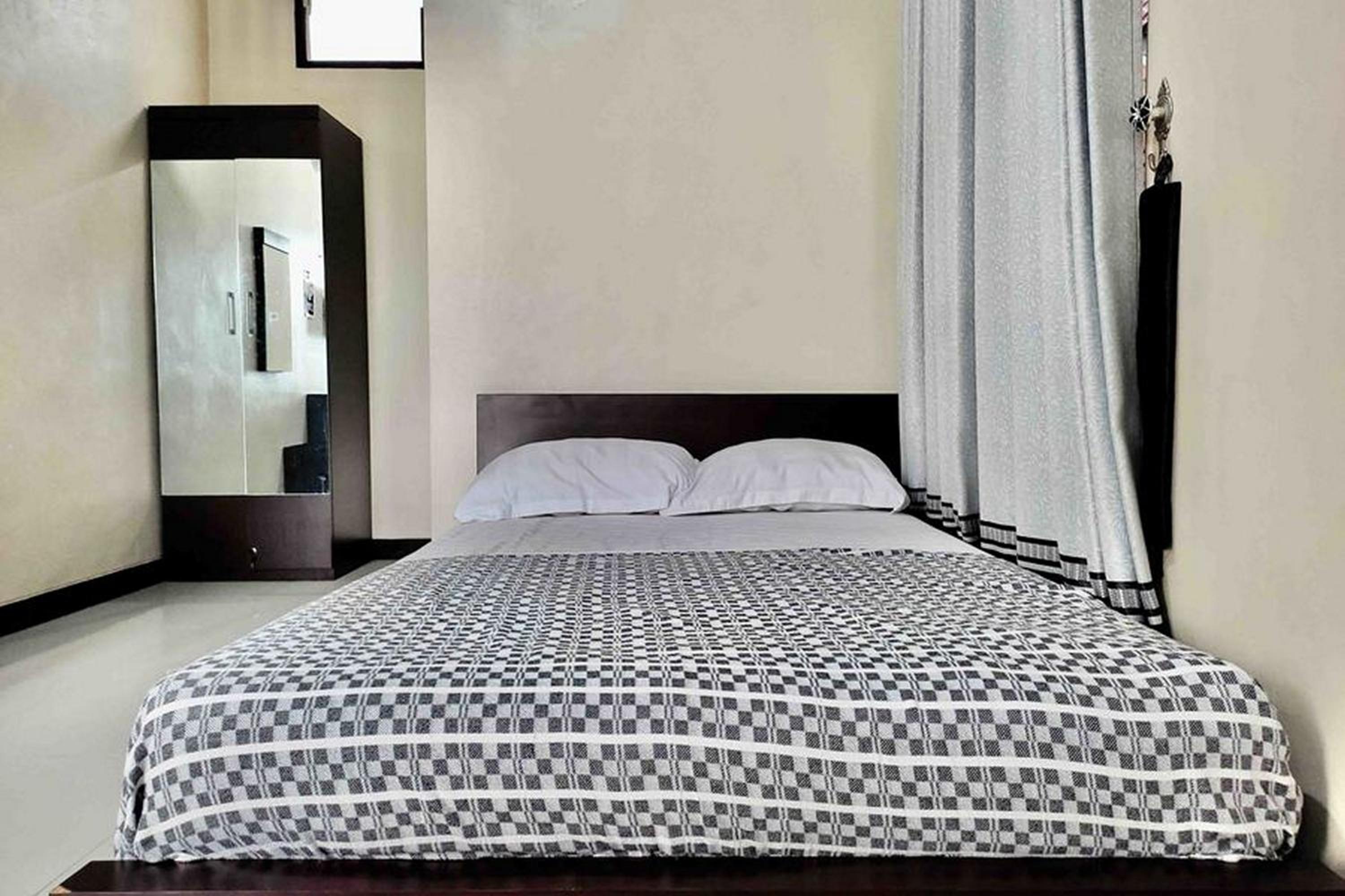 Standard Double Room with Fan - Photo 2