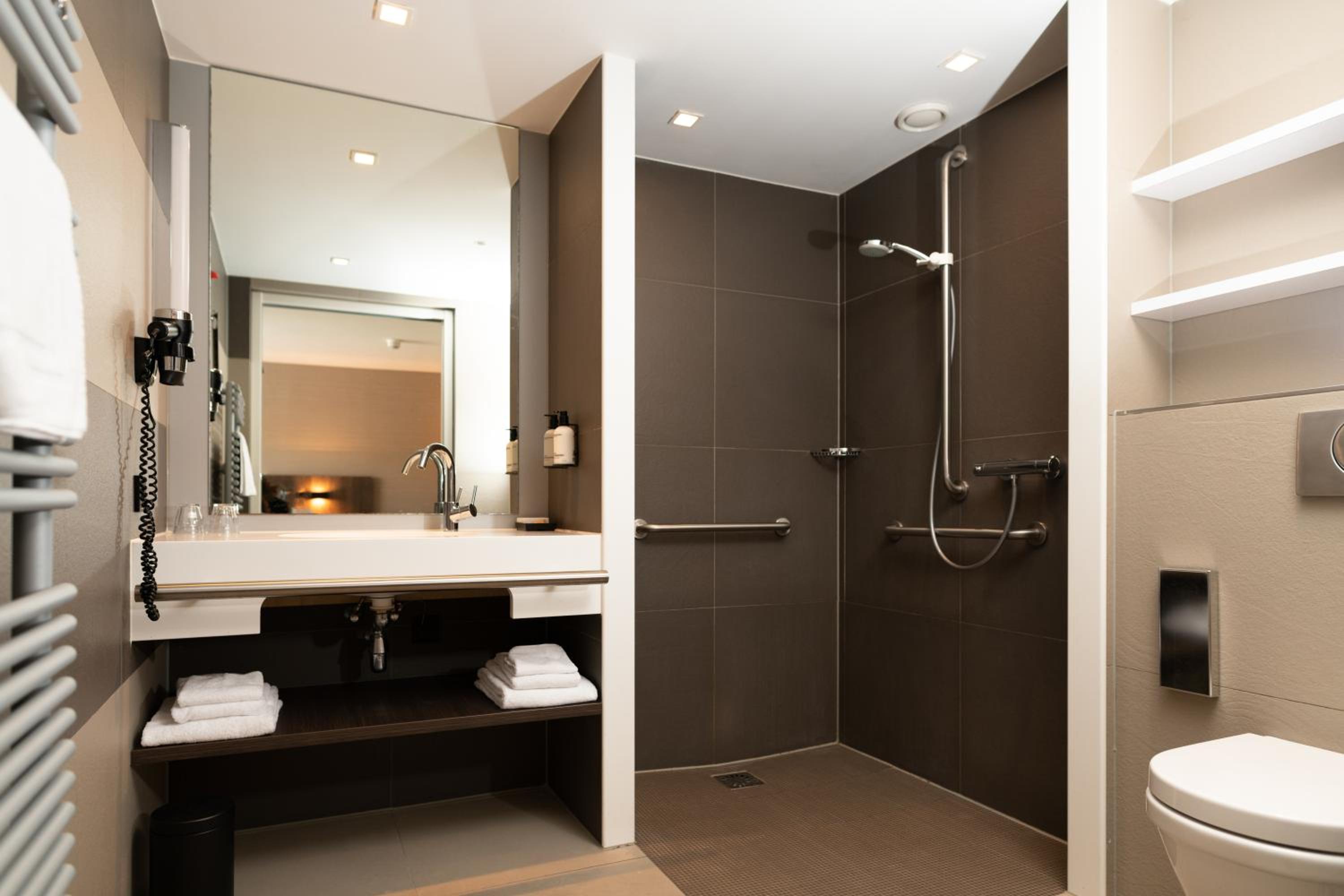 Deluxe Twin Room - Photo 4