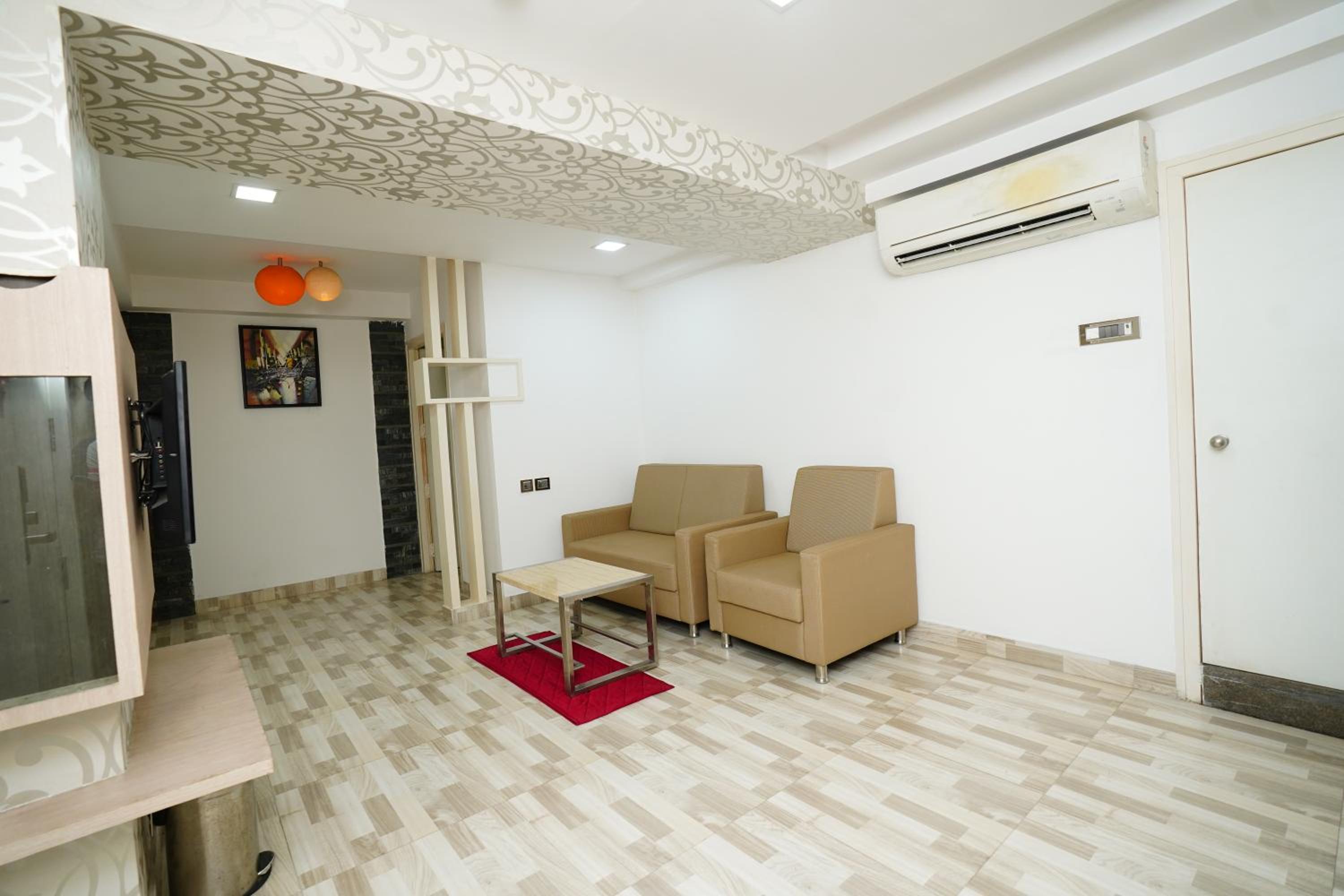 Suite - Photo 6