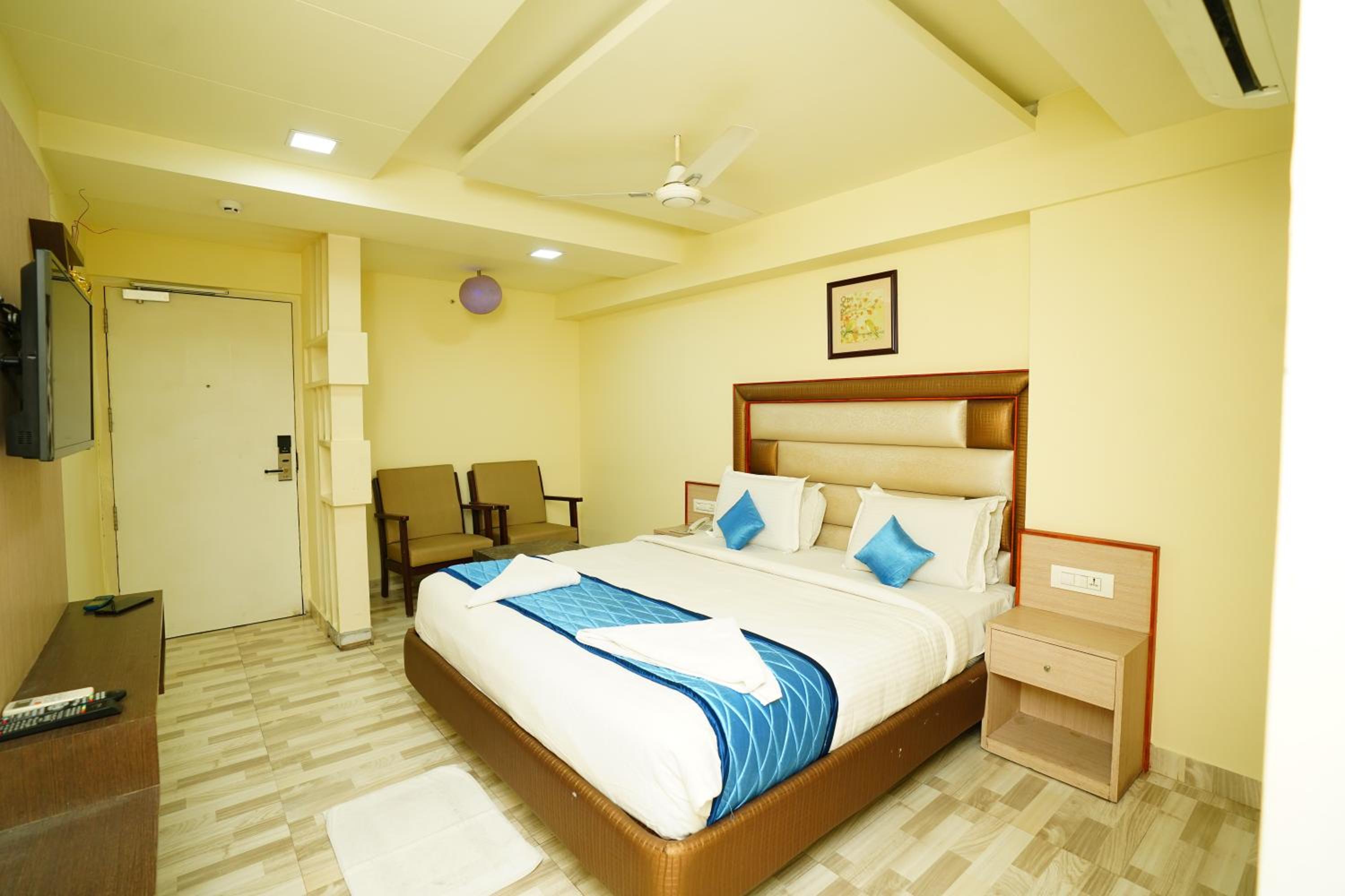 Deluxe Room - Photo 2