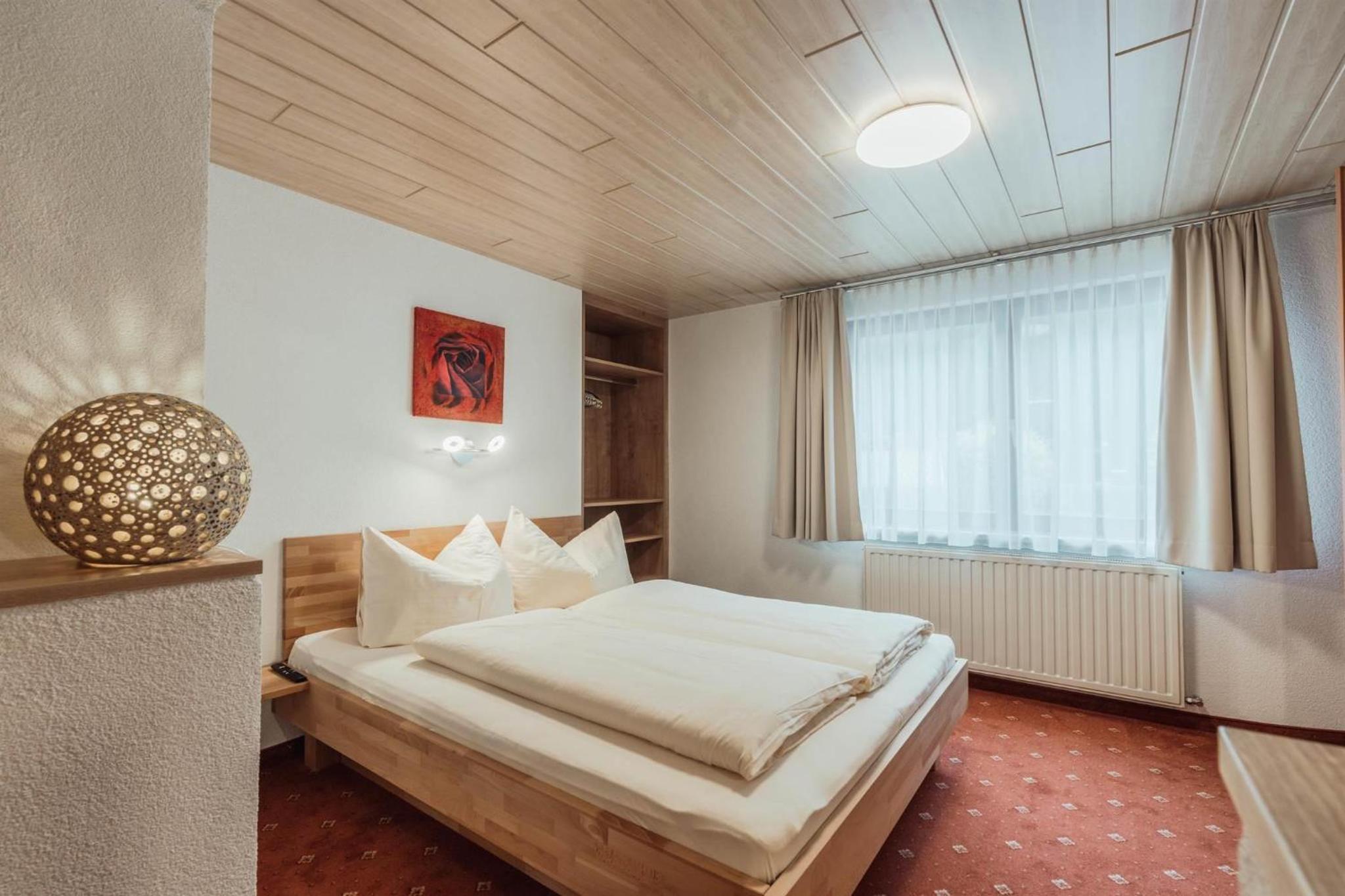 Three-Bedroom Apartment with Shower