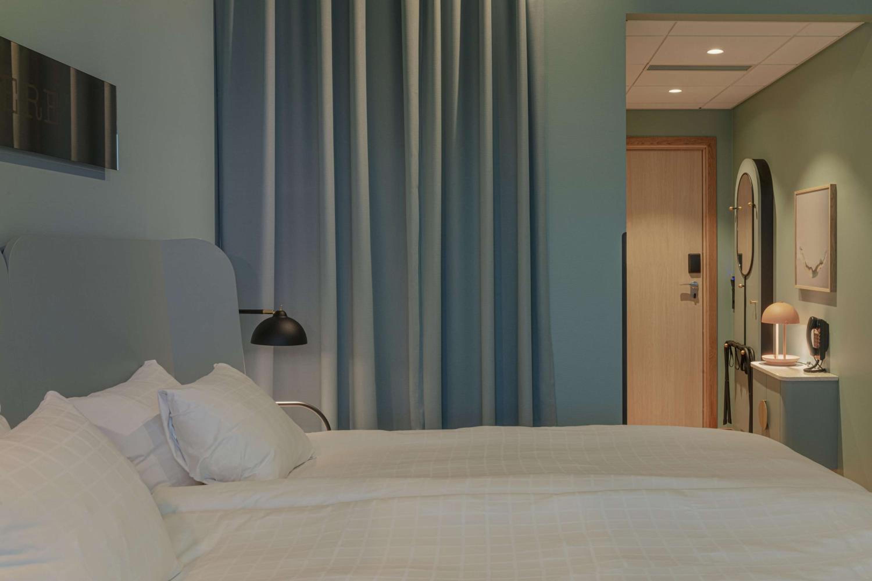 Standard Twin Room - Photo 1
