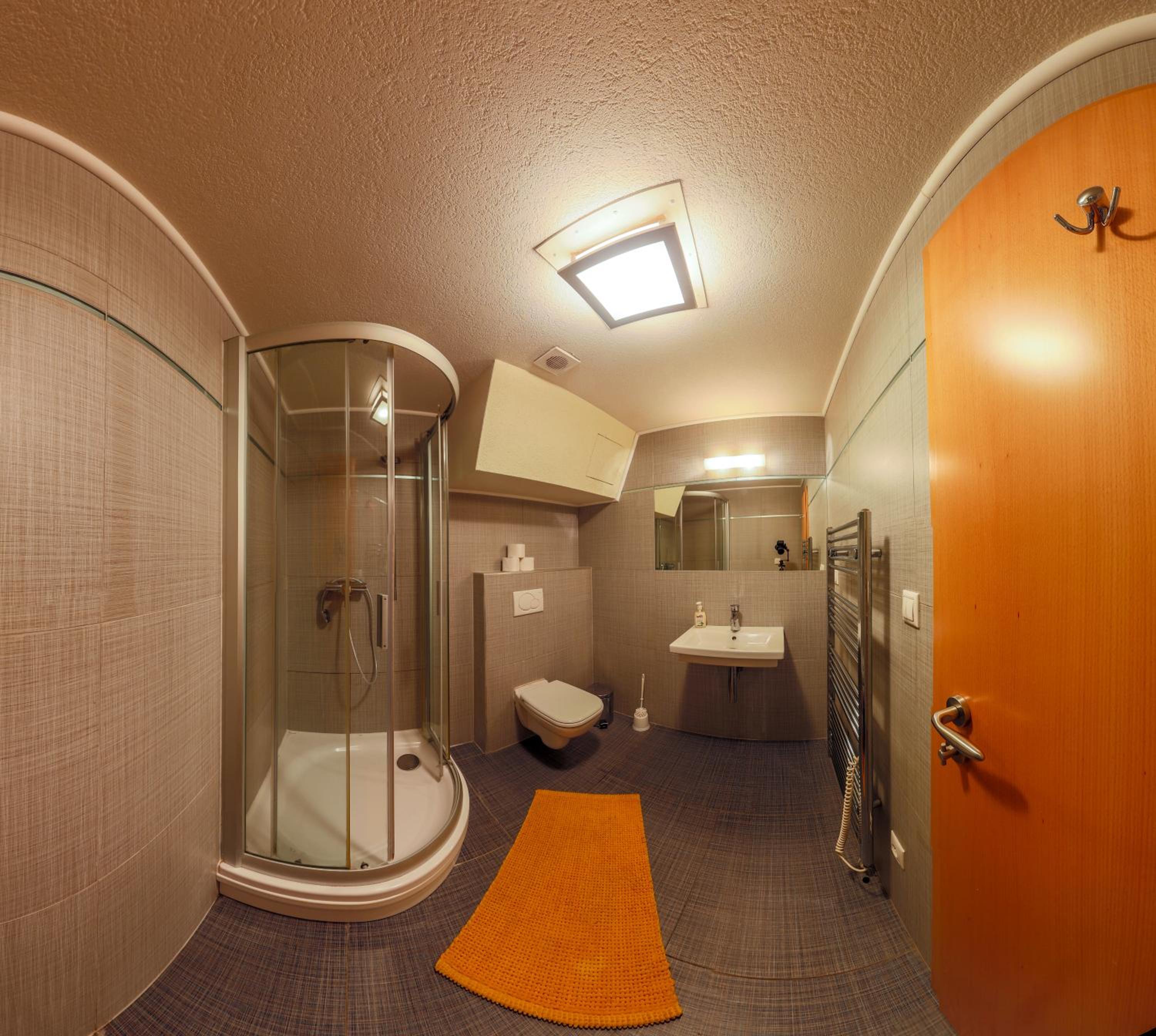 One-Bedroom Apartment - Photo 7