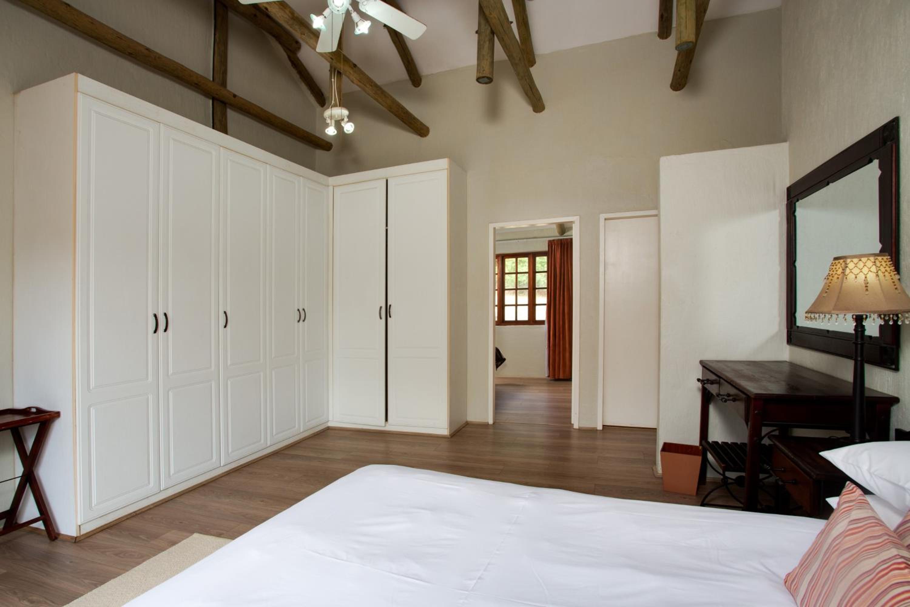 Hilltop House - Photo 5