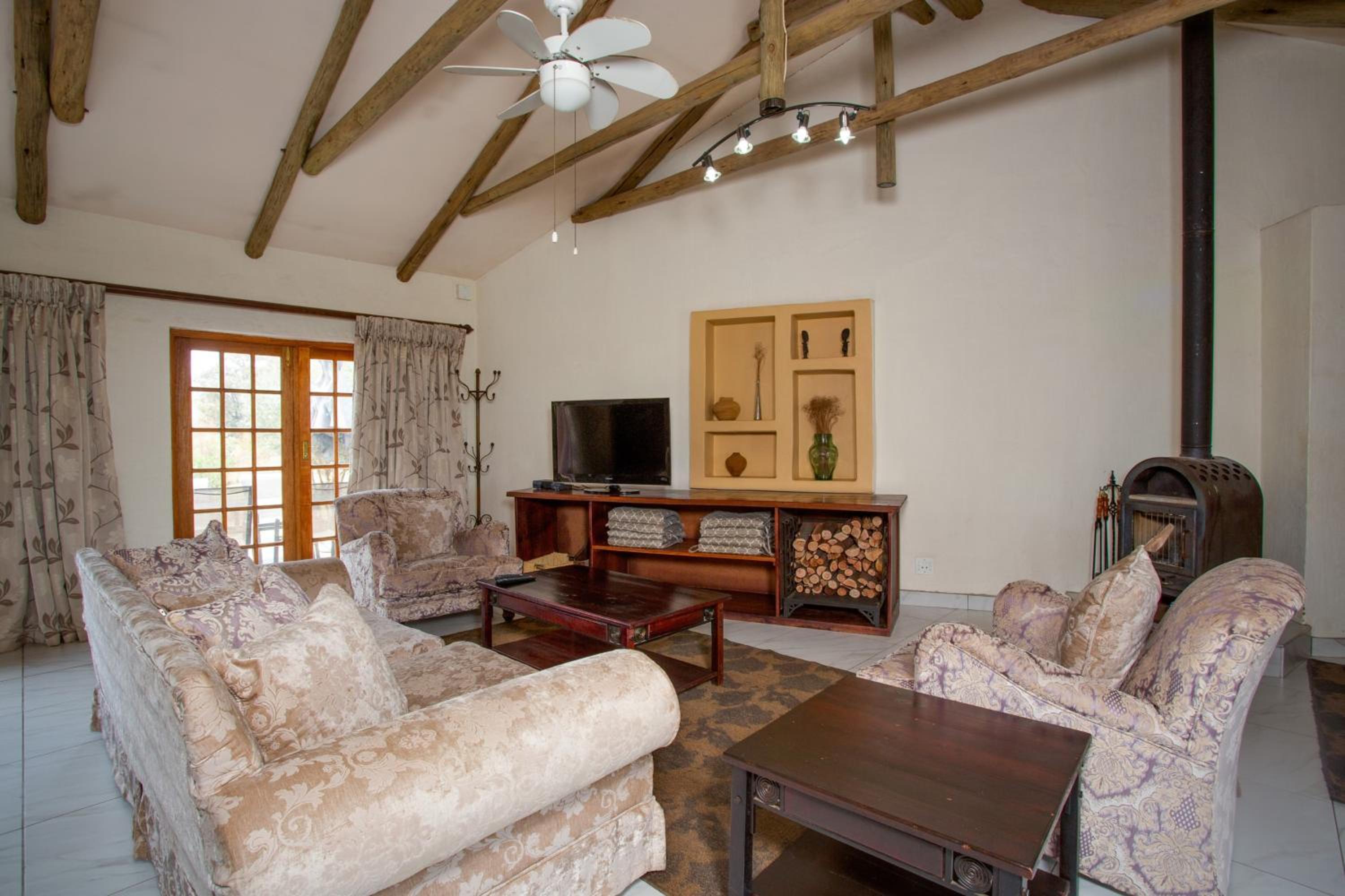 Hilltop House - Photo 8