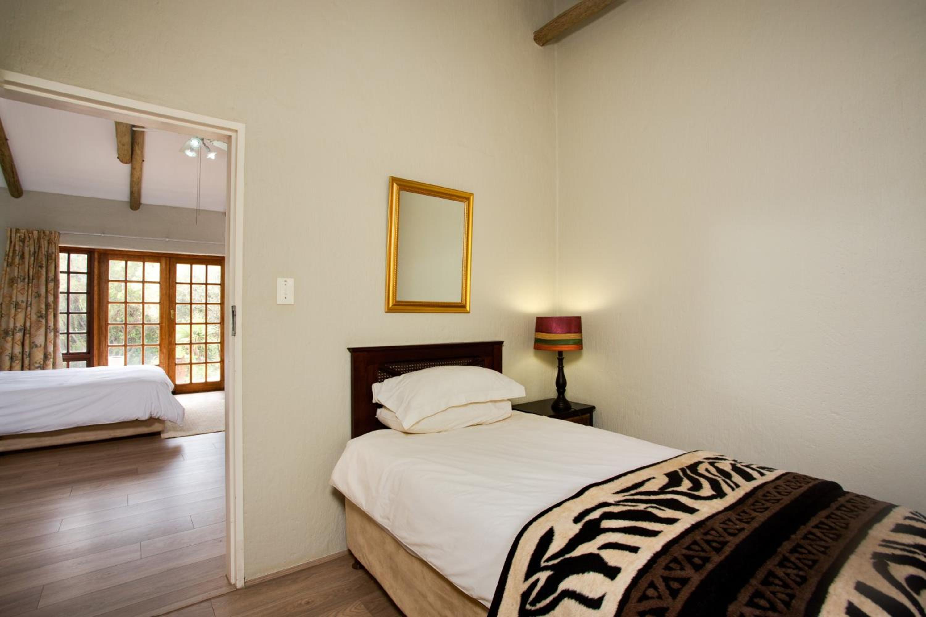 Hilltop House - Photo 4