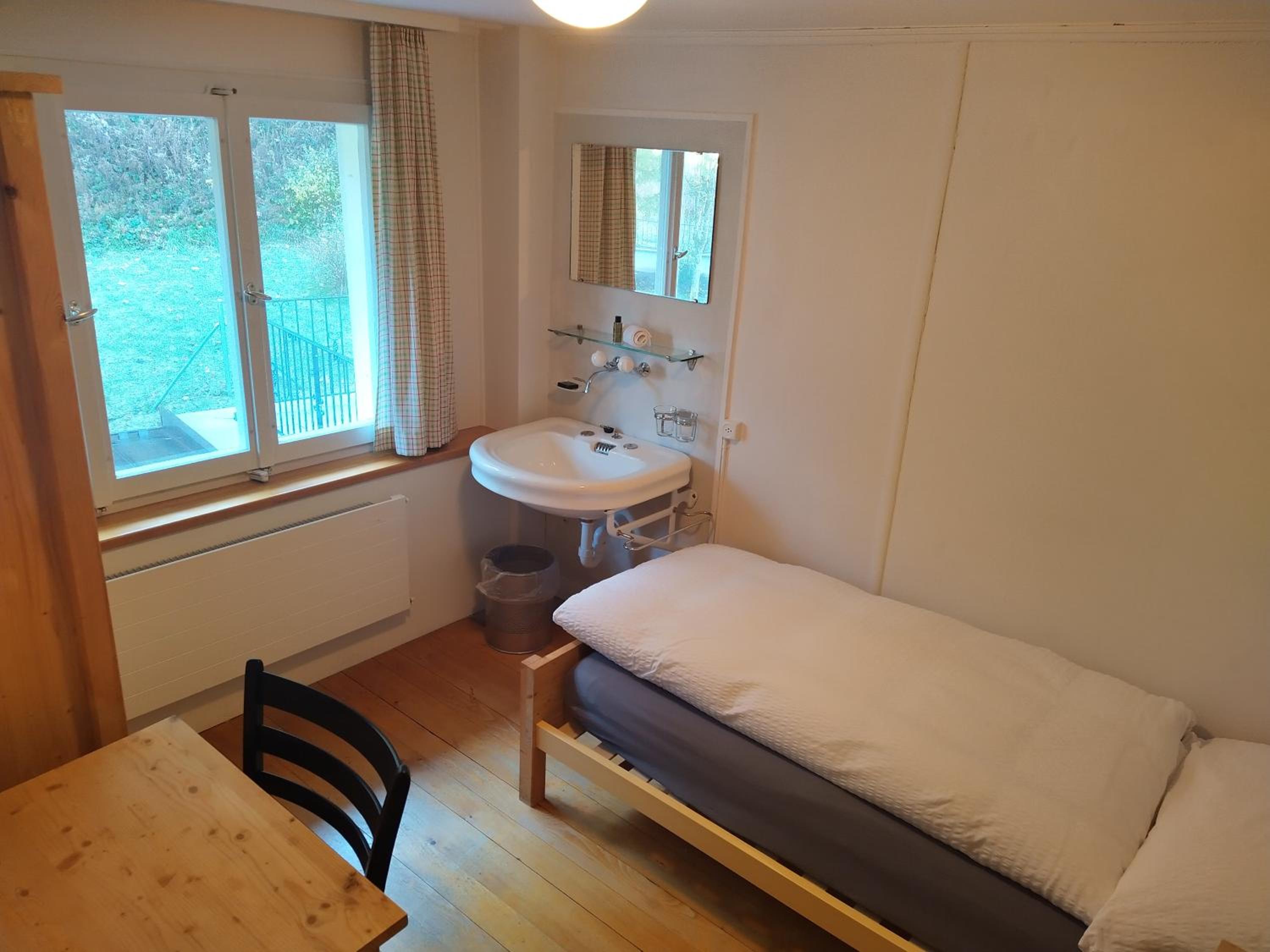 Single Room with Shared Bathroom photo 1
