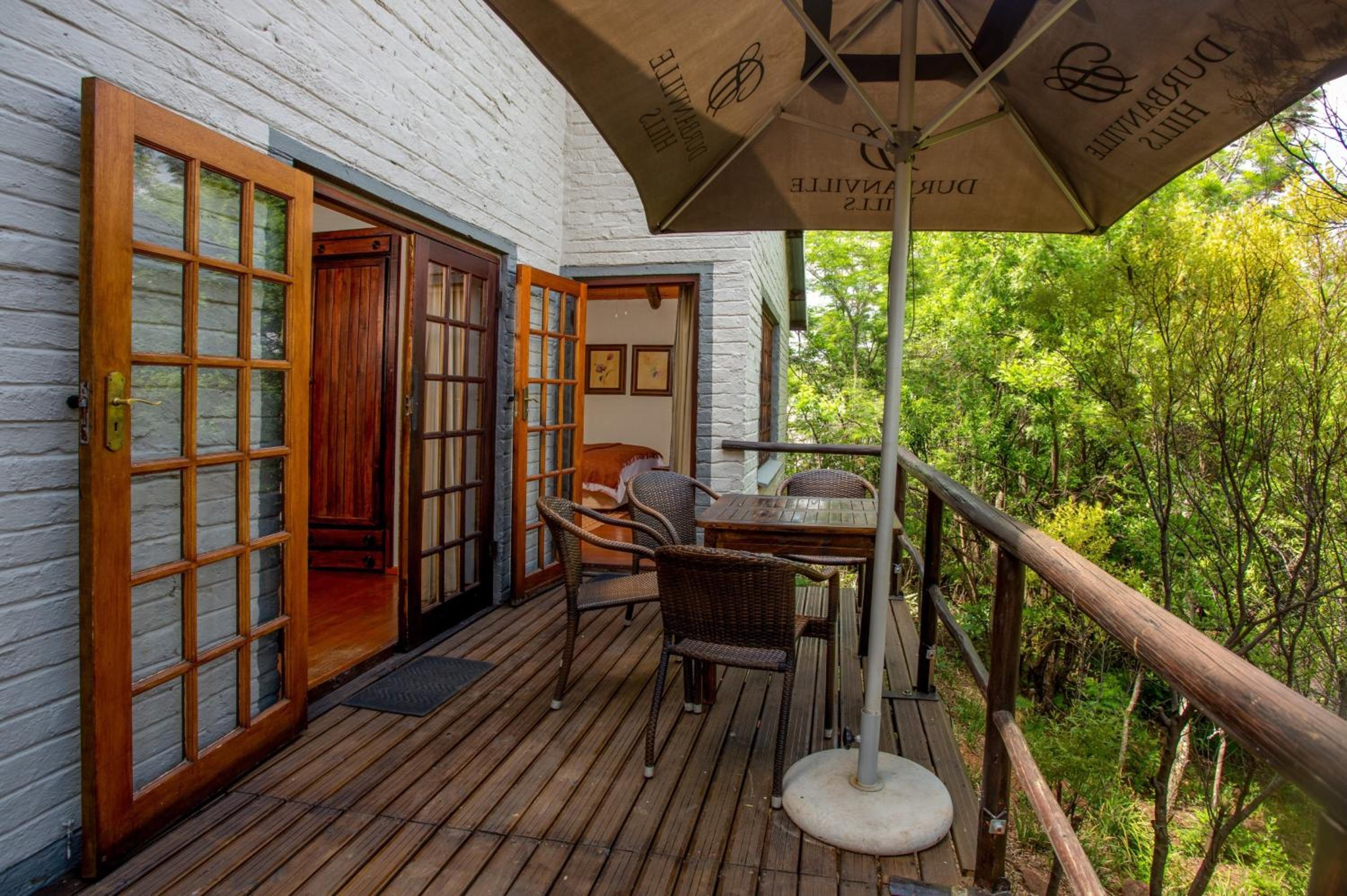 Deluxe Family Cabin - Photo 5