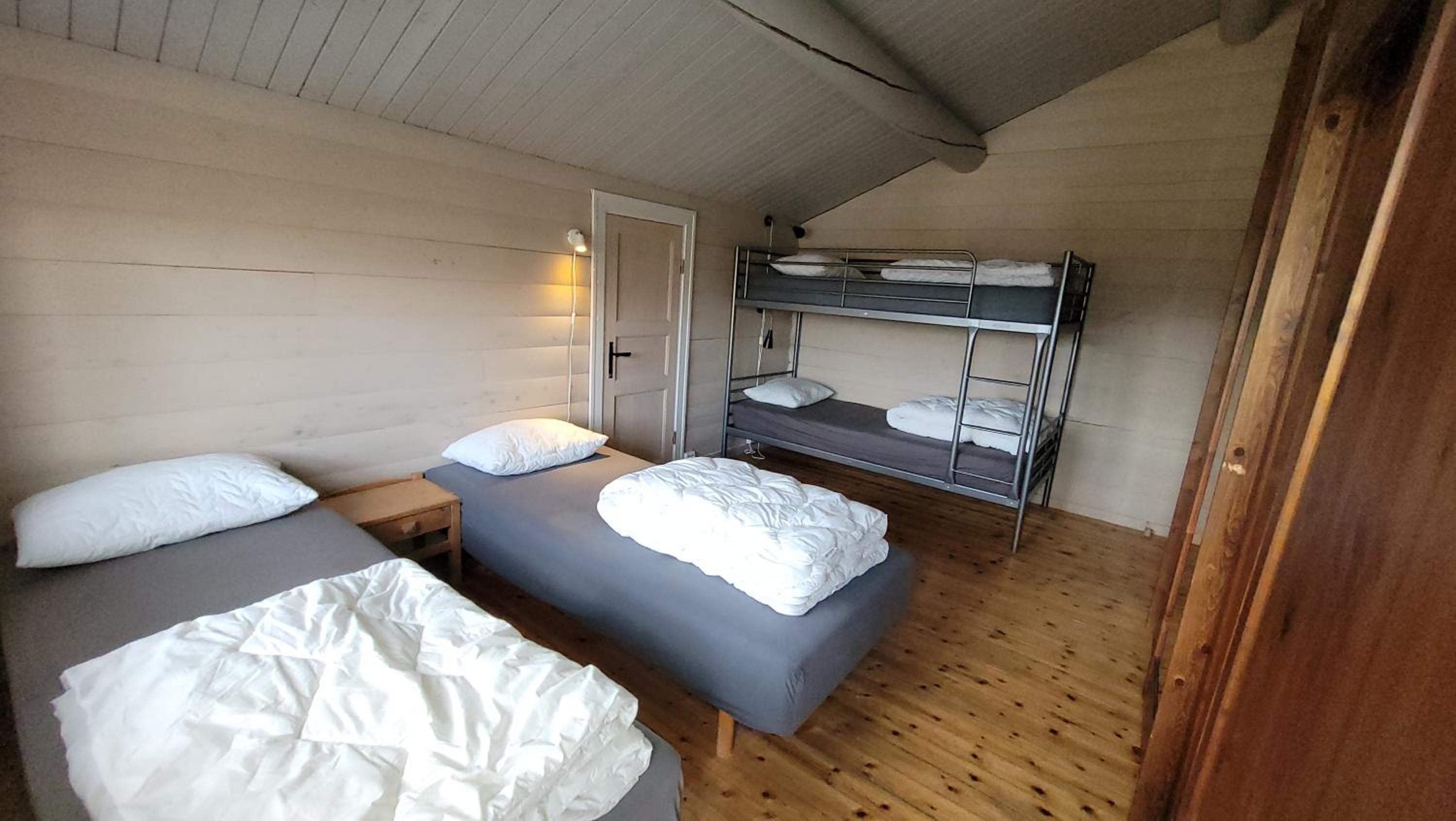 Apartment with Terrace - Photo 6