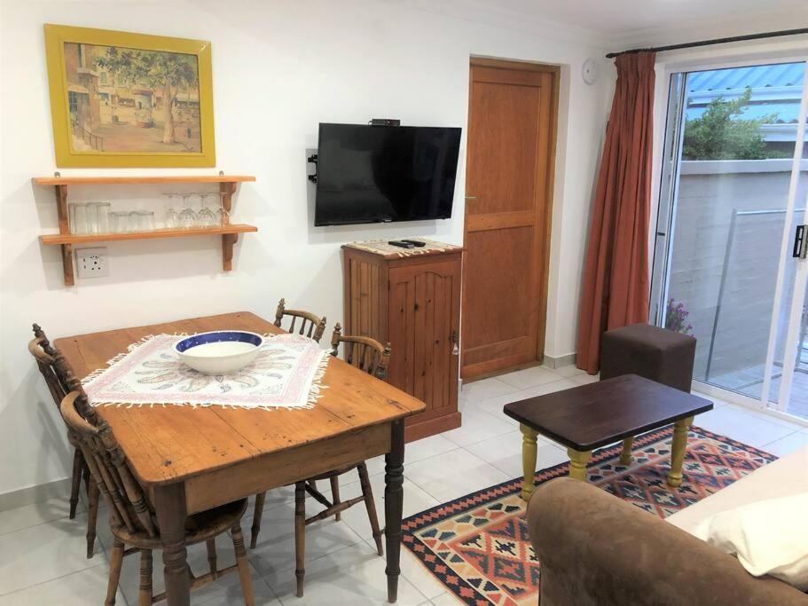 One-Bedroom Apartment - Photo 14