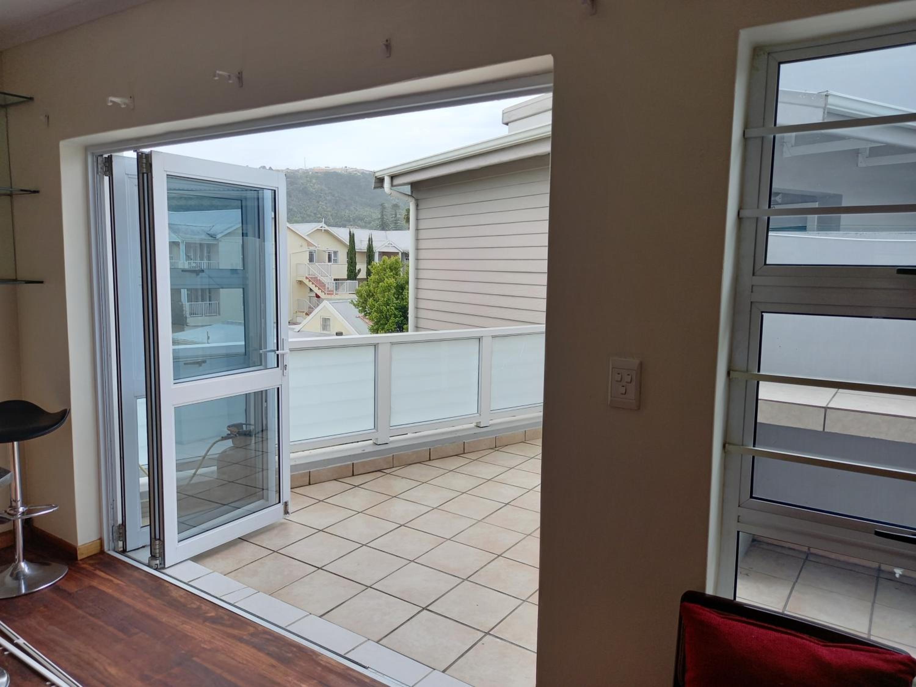 One-Bedroom Apartment - Photo 6
