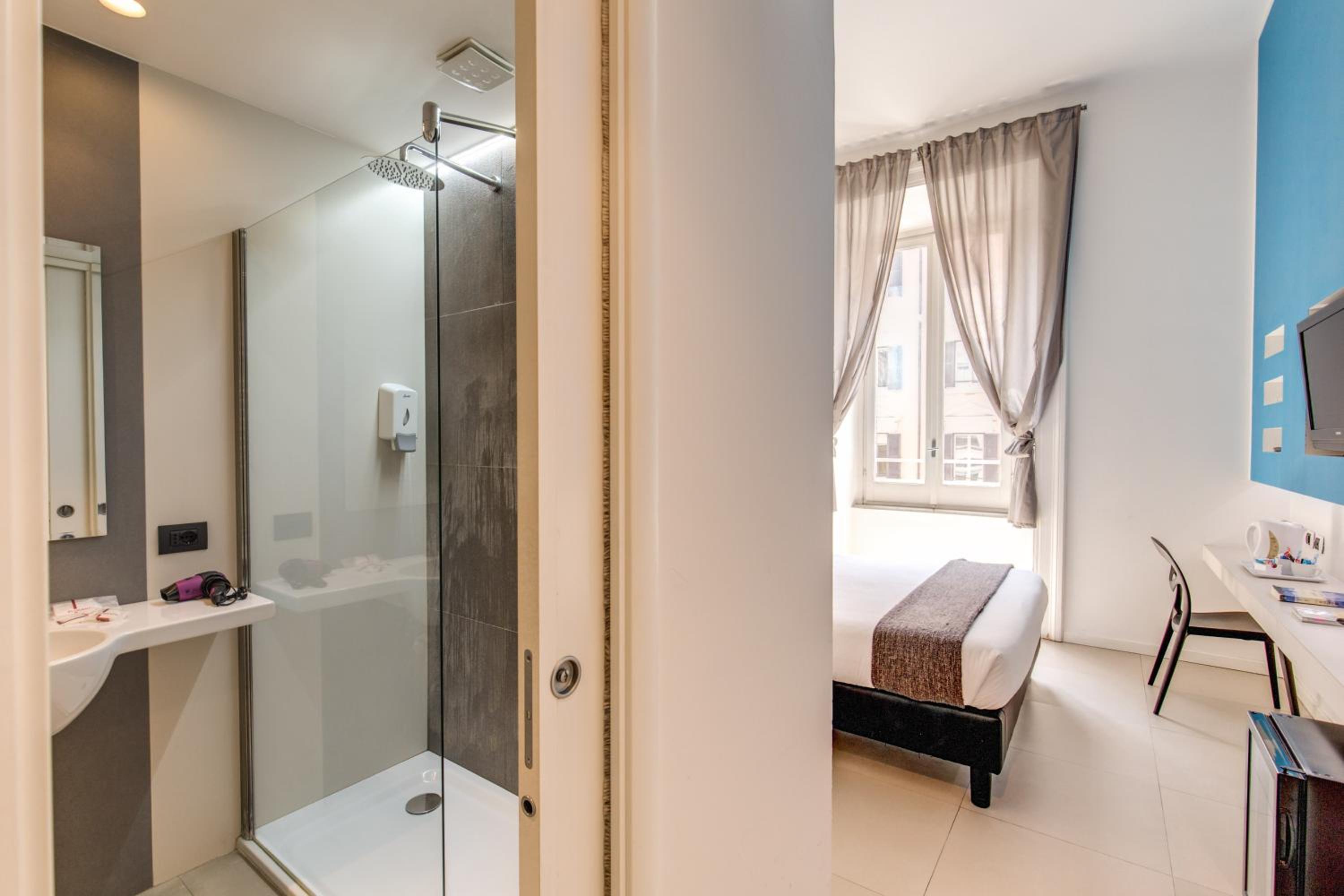 Double or Twin Room photo 2