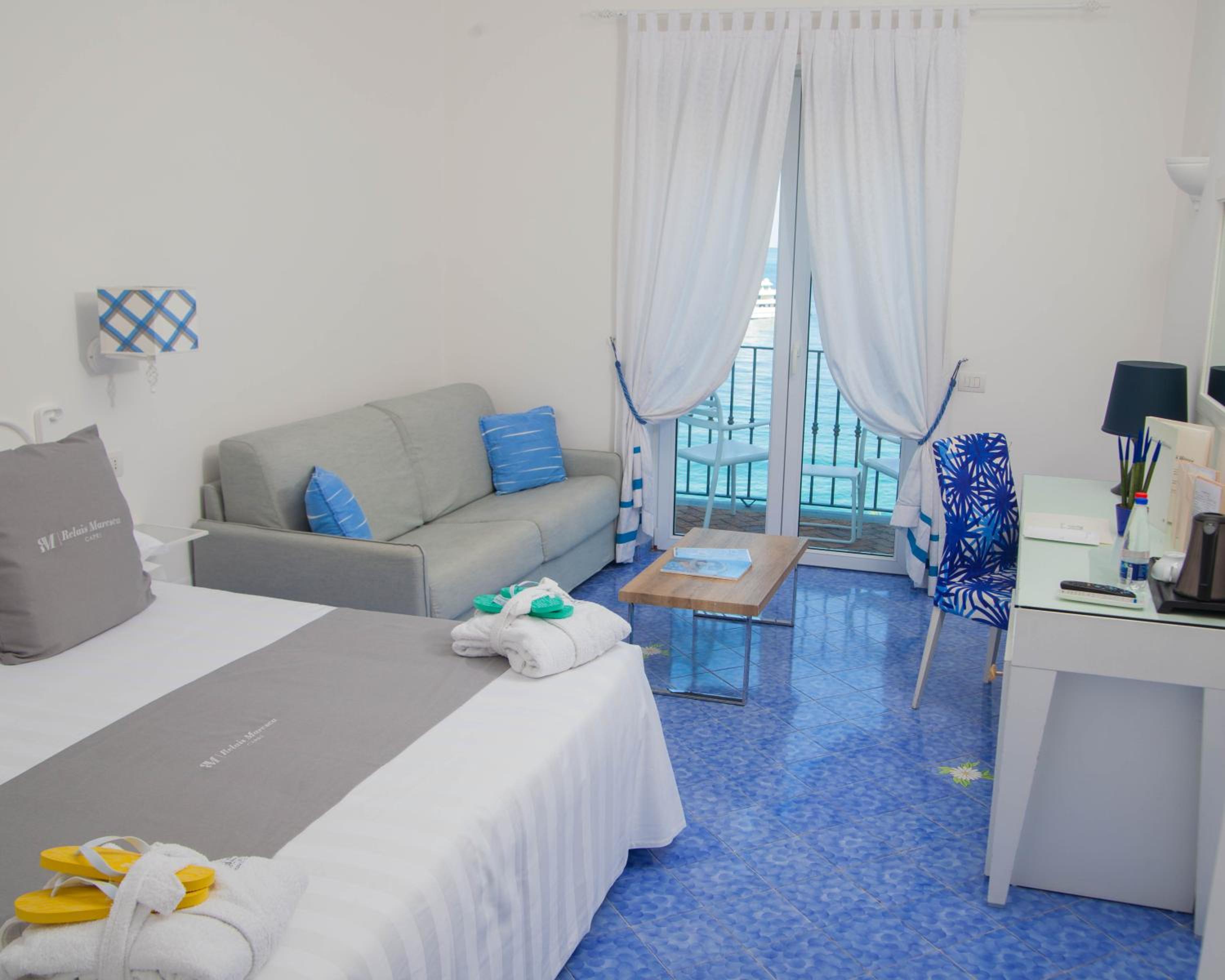 Family Room with Sea View and Balcony - Photo 6