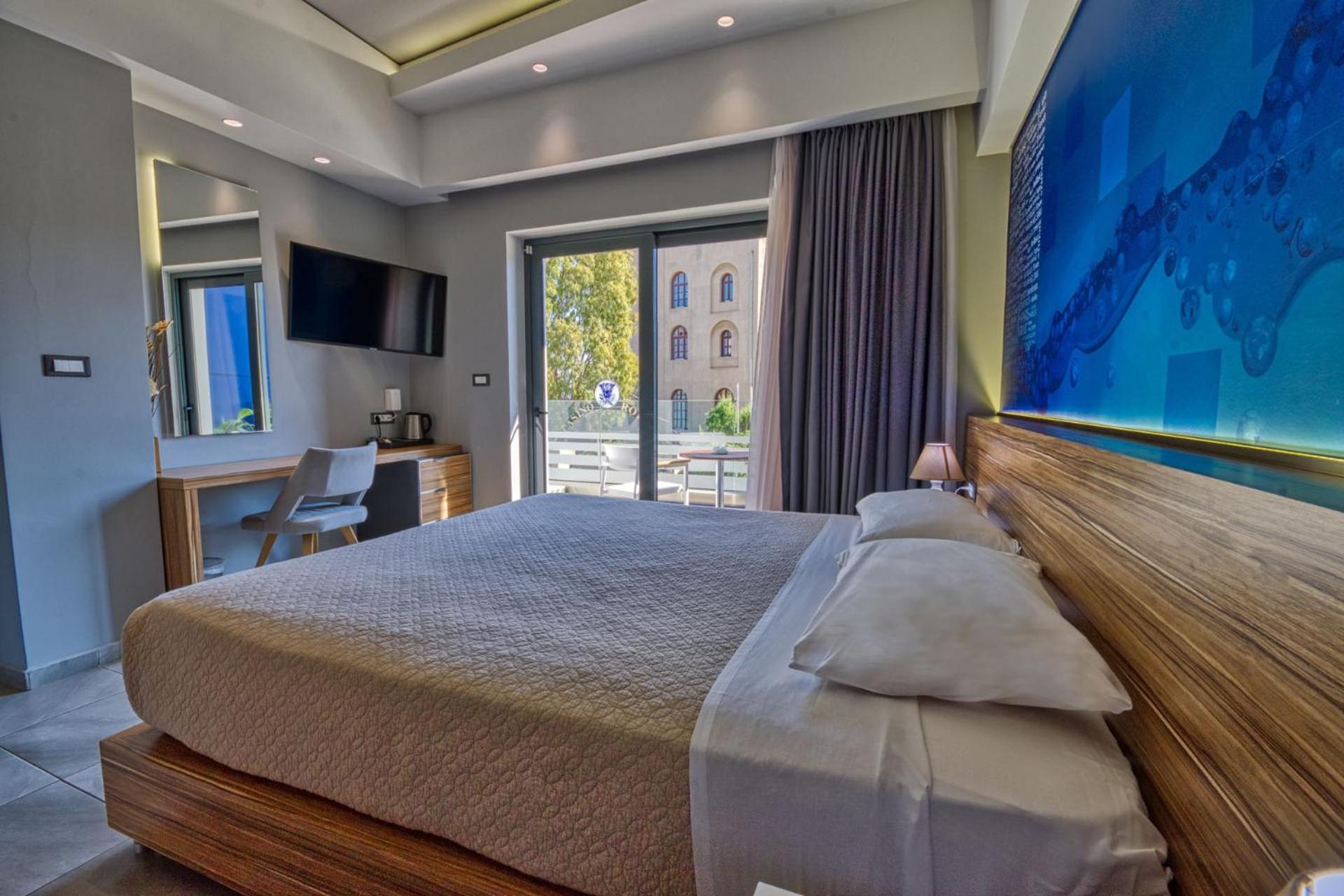 Deluxe Junior Suite photo 3