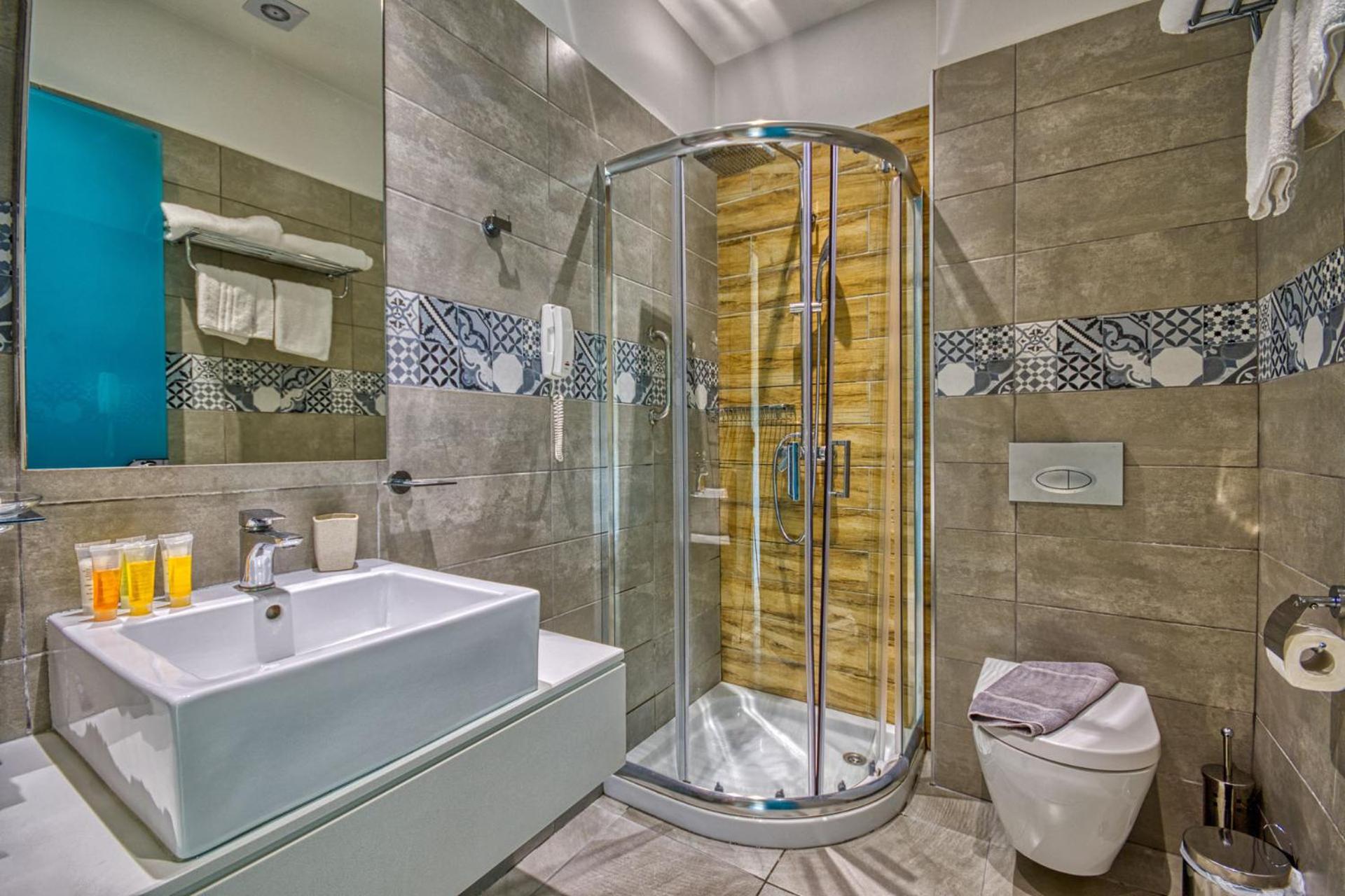 Deluxe Junior Suite photo 2