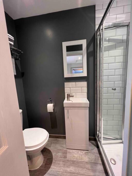 One-Bedroom Apartment - Photo 15
