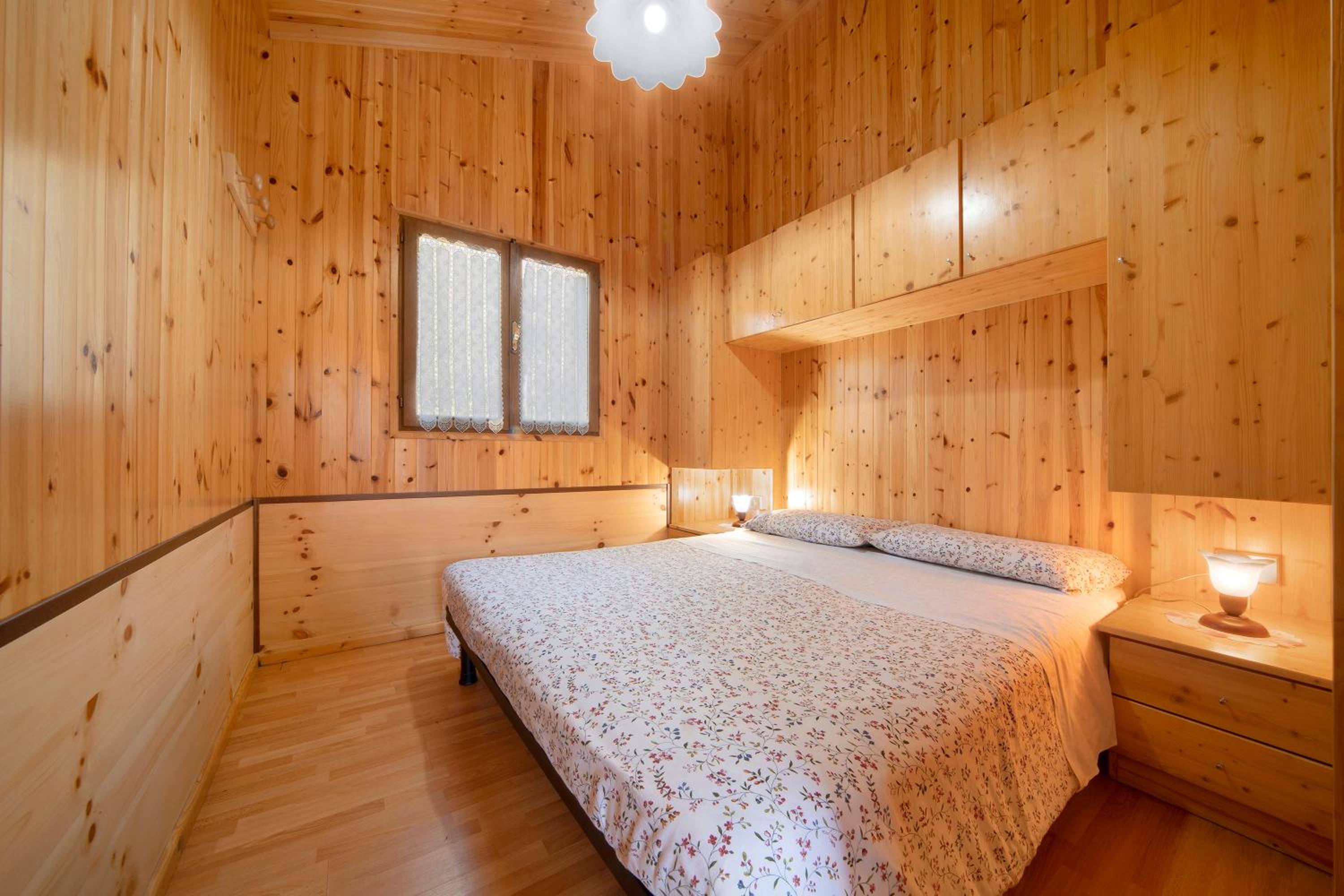 Two-Bedroom House - Photo 4