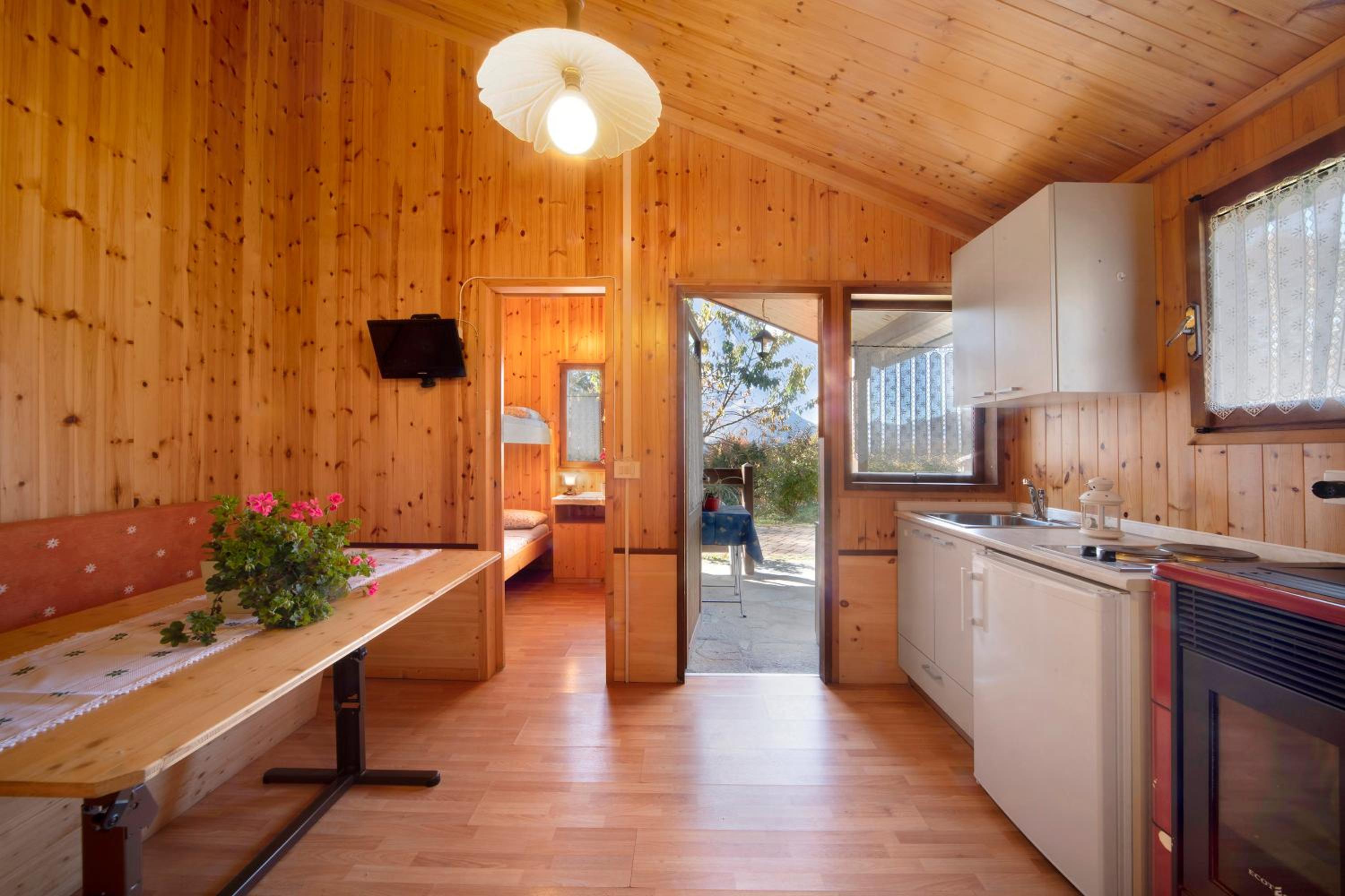 Two-Bedroom House - Photo 19