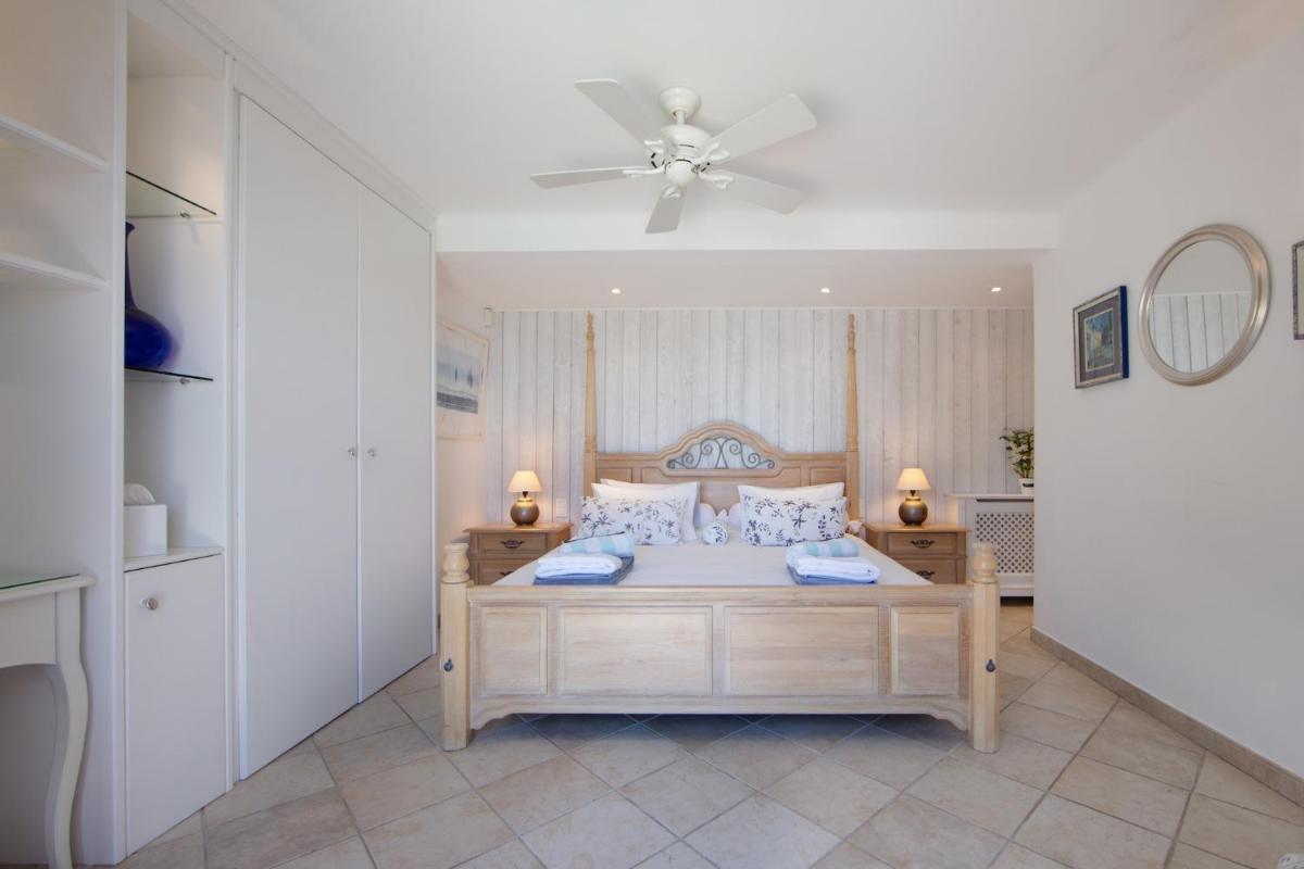 Villa with Sea View photo 3