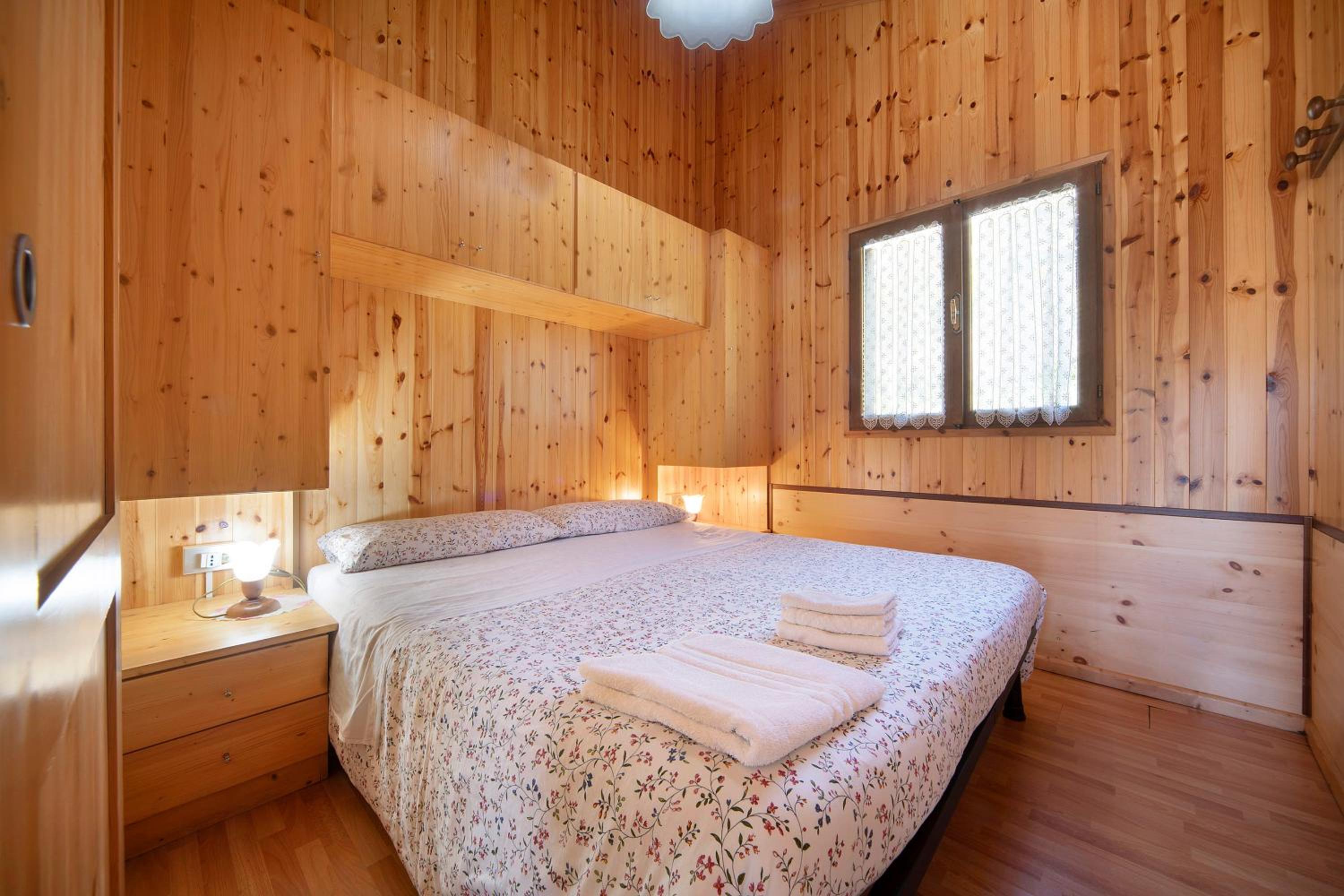 Two-Bedroom House - Photo 4