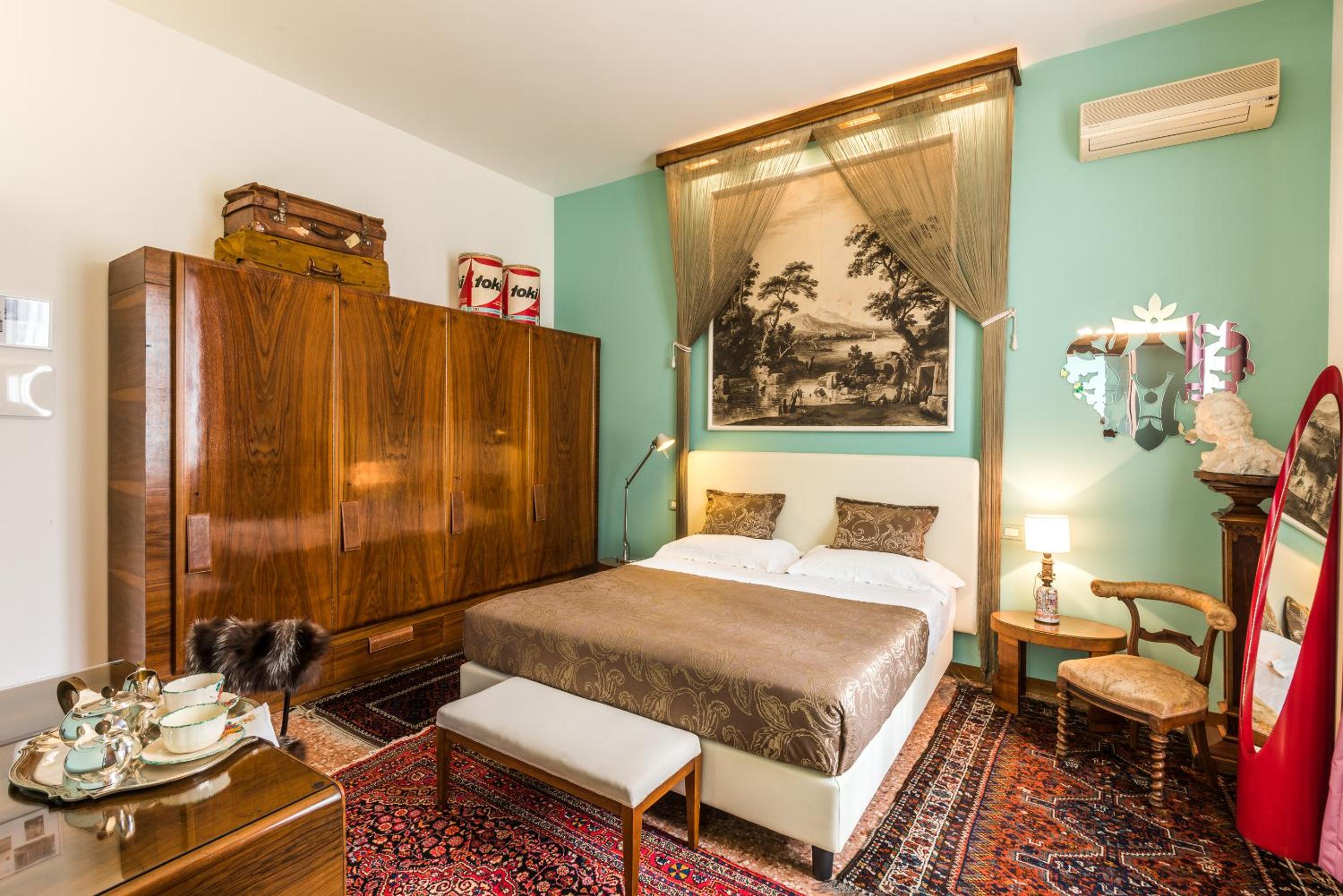 Superior King Room - Photo 9