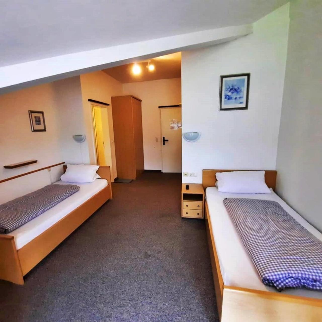 Standard Twin Room with Sofa photo 2