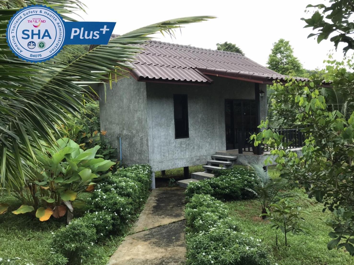 Deluxe Bungalow with Garden View - Photo 23