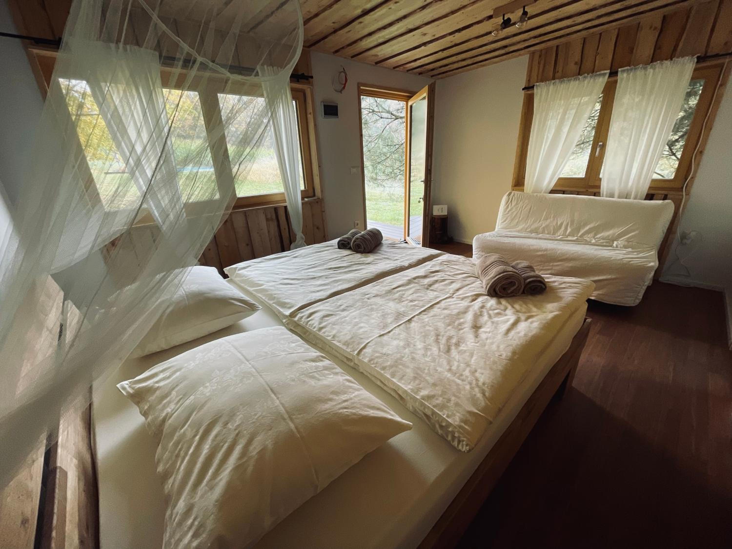 One-Bedroom House photo 1