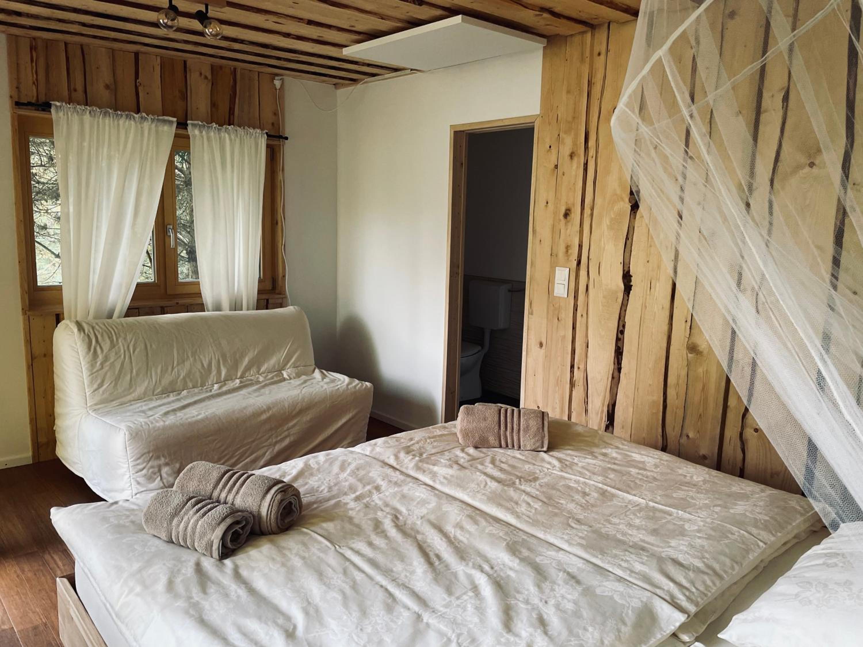 One-Bedroom House photo 2