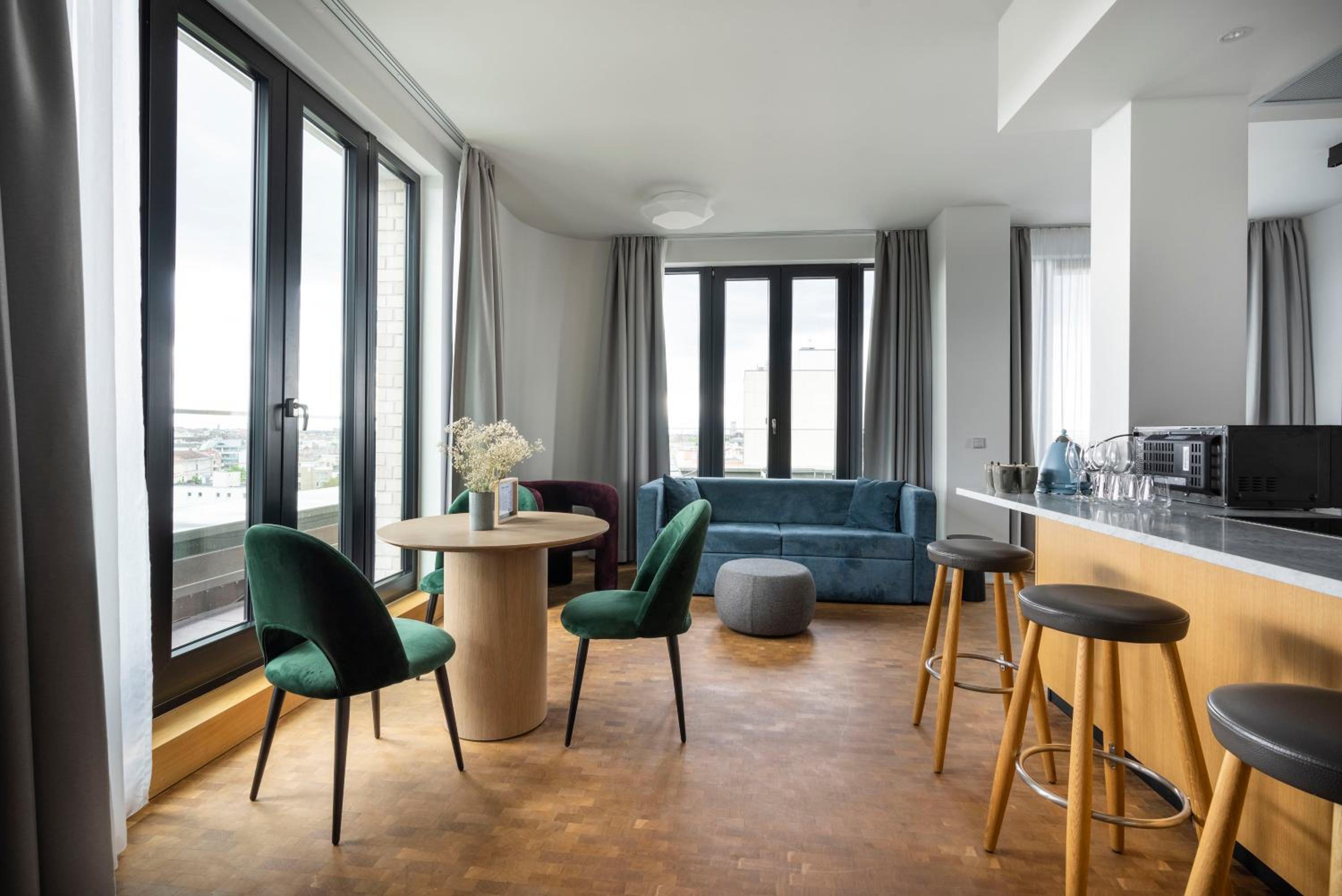 Large 1 Bedroom Apartment with Terrace and Sofa Bed photo 1