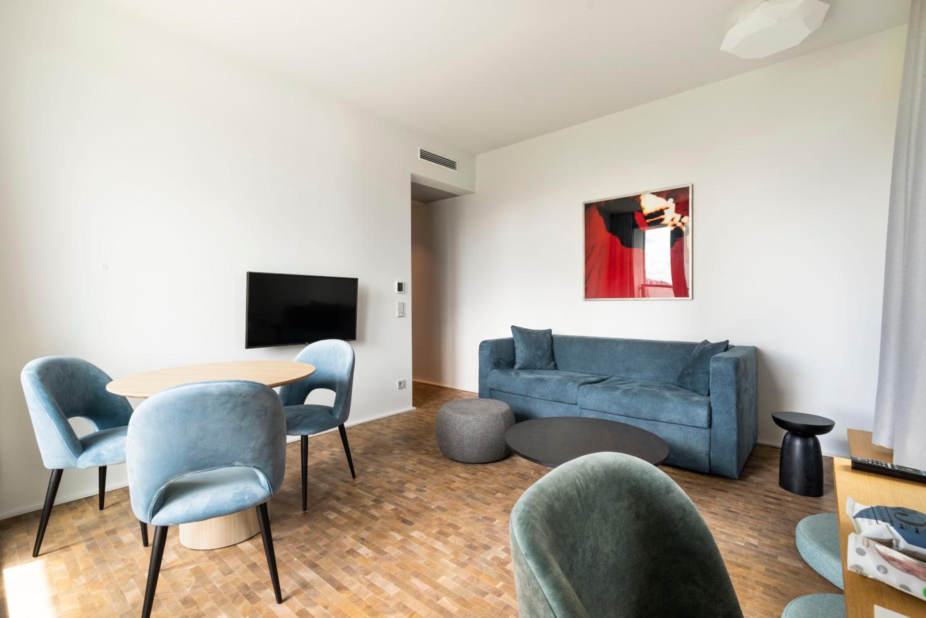 Large Studio with Kitchenette, Balcony and Sofa Bed photo 1