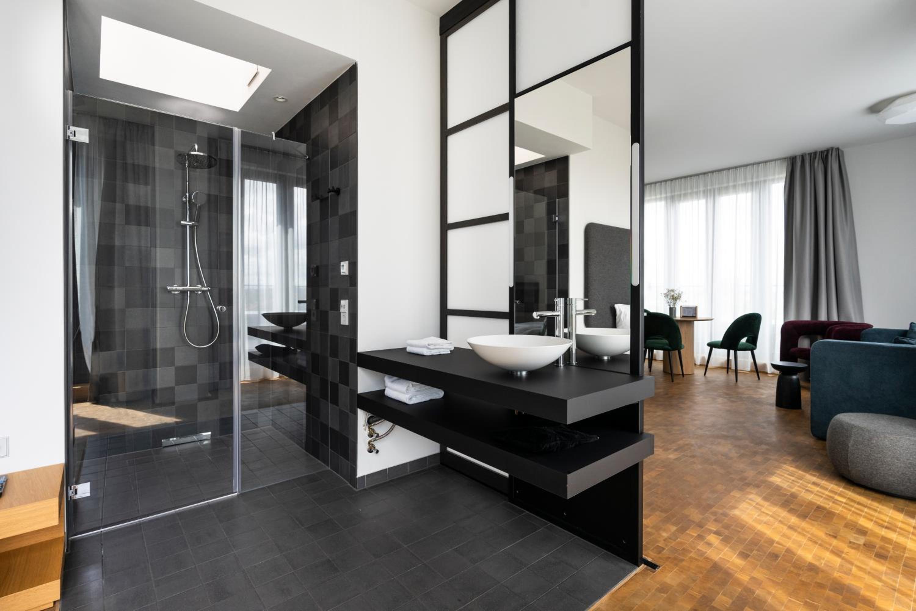 Large 1 Bedroom Apartment with Terrace and Sofa Bed photo 2