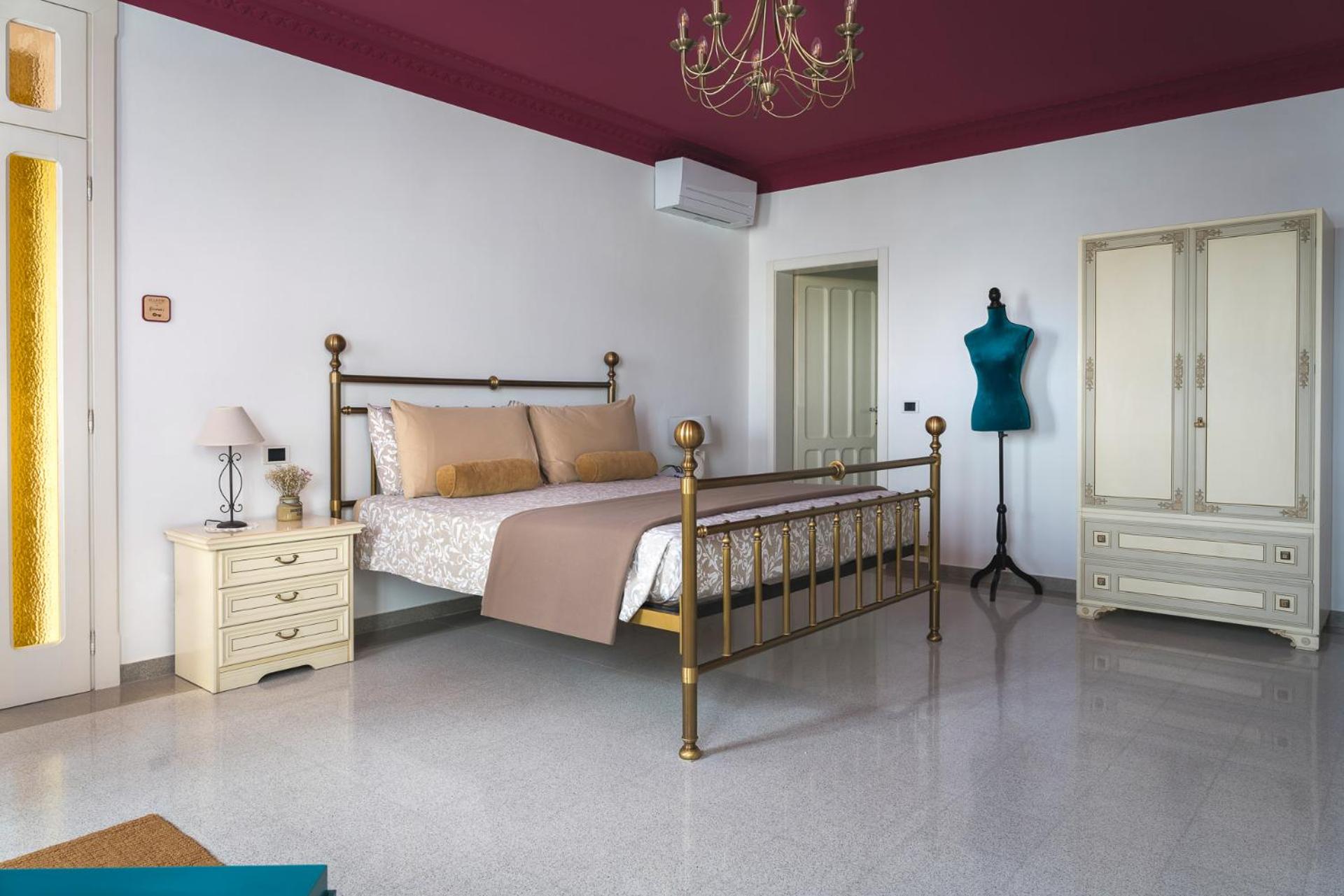 Large Double Room photo 1
