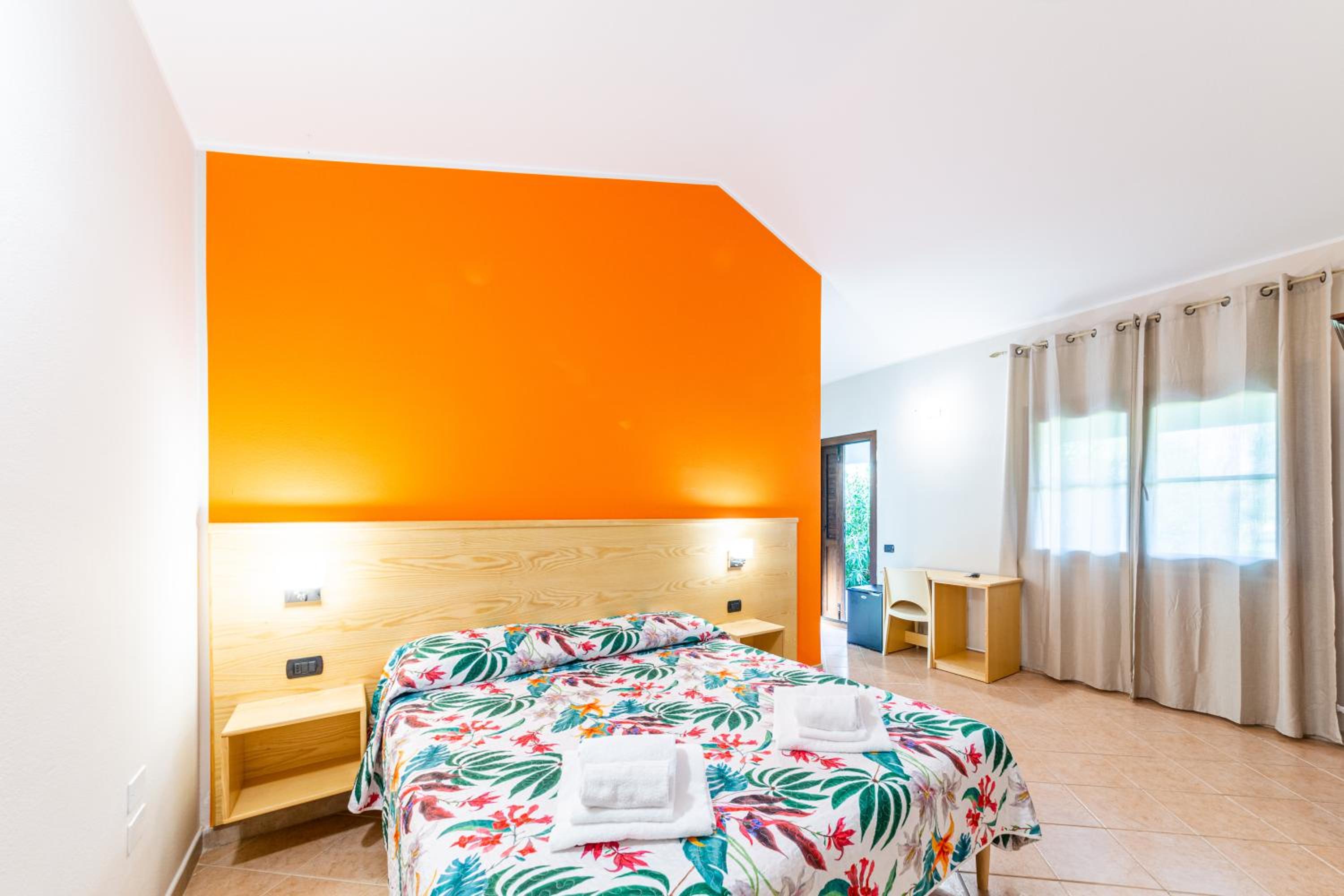 Double Room with Garden View - Photo 8