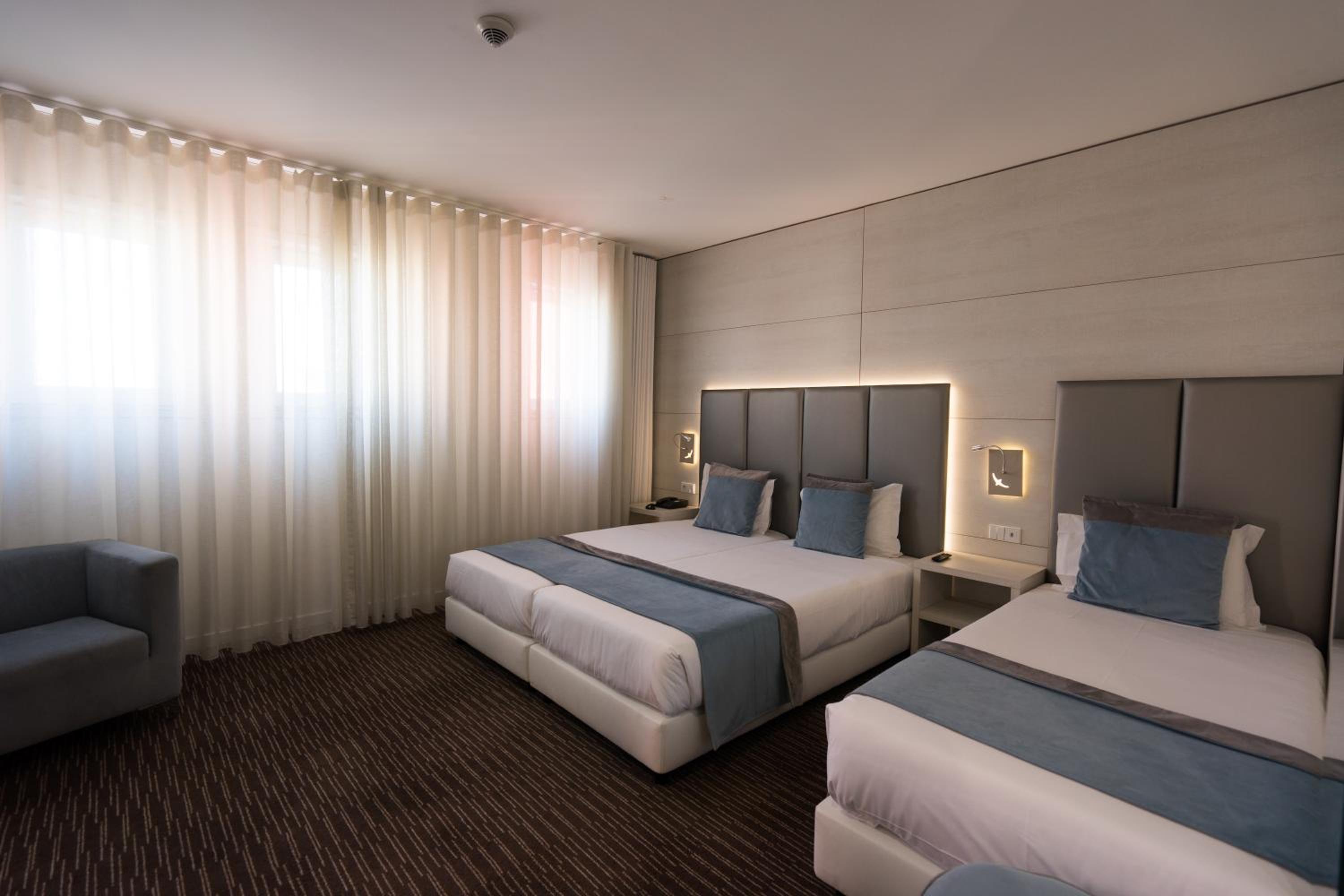 Standard Triple Room - Photo 7