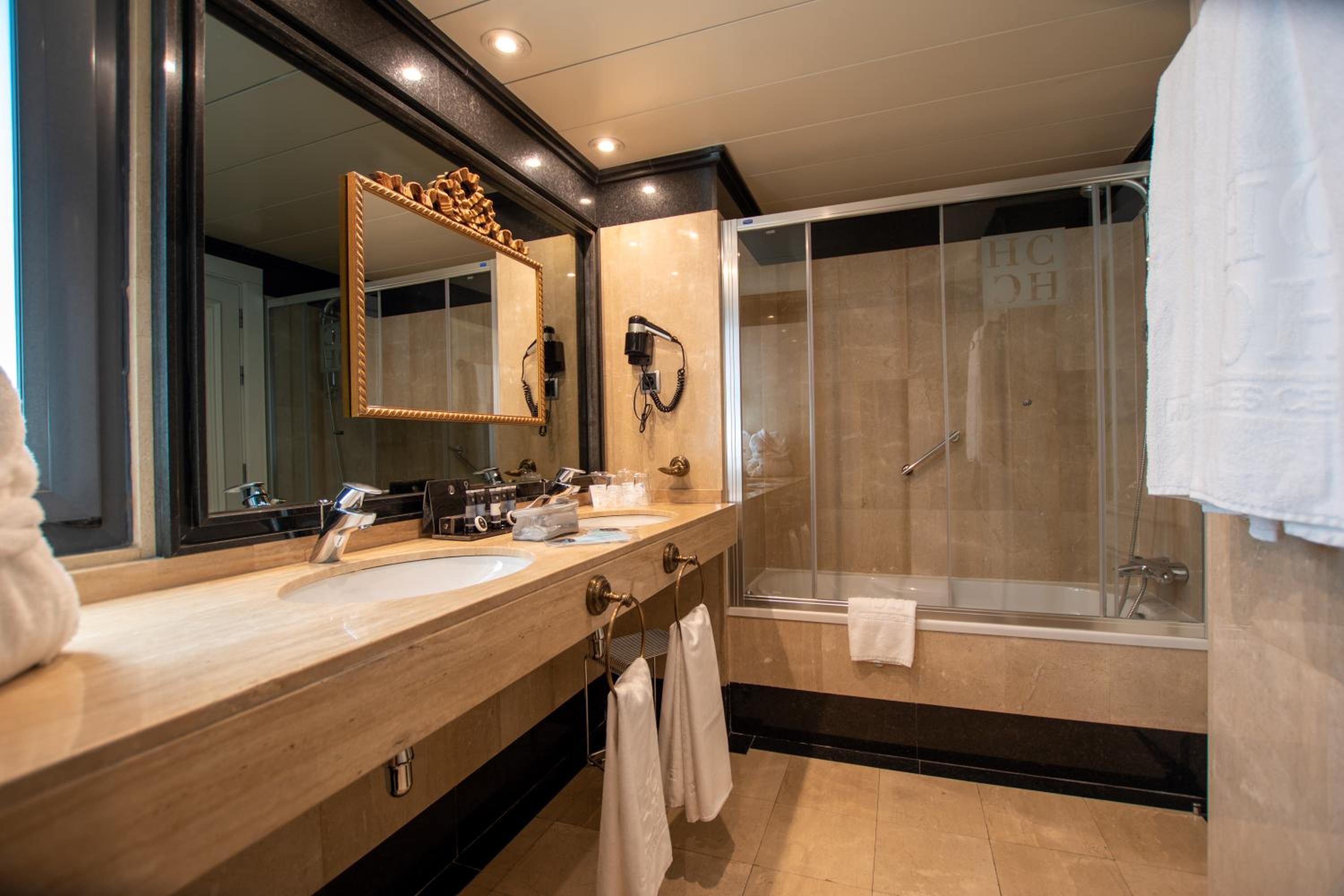 Deluxe Junior Suite